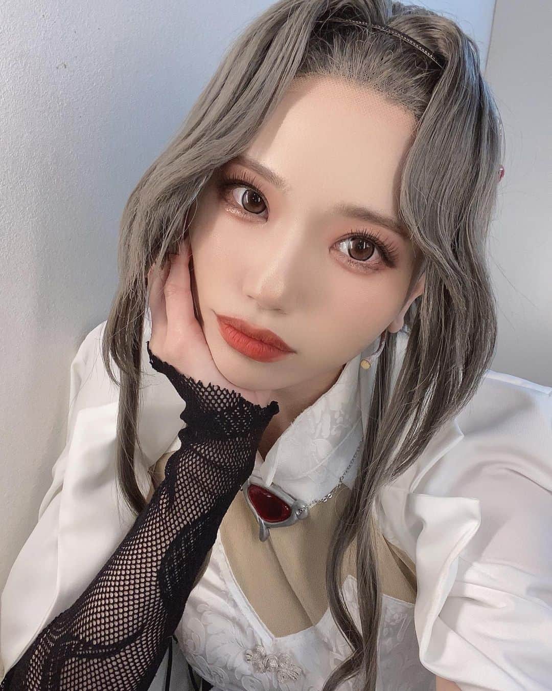 石原美沙紀のインスタグラム：「#アサルトリリィ　#御台場女学校 #稲葉檀  今日は稲葉檀先生のお誕生日です🎂♡ おめでとうございます🍾！ 刺激的な檀先生を愛しています！ また会いましょう！✩︎⡱ 今日は自分の体でお過ごしください🙏檀さん🙏🙏💖」