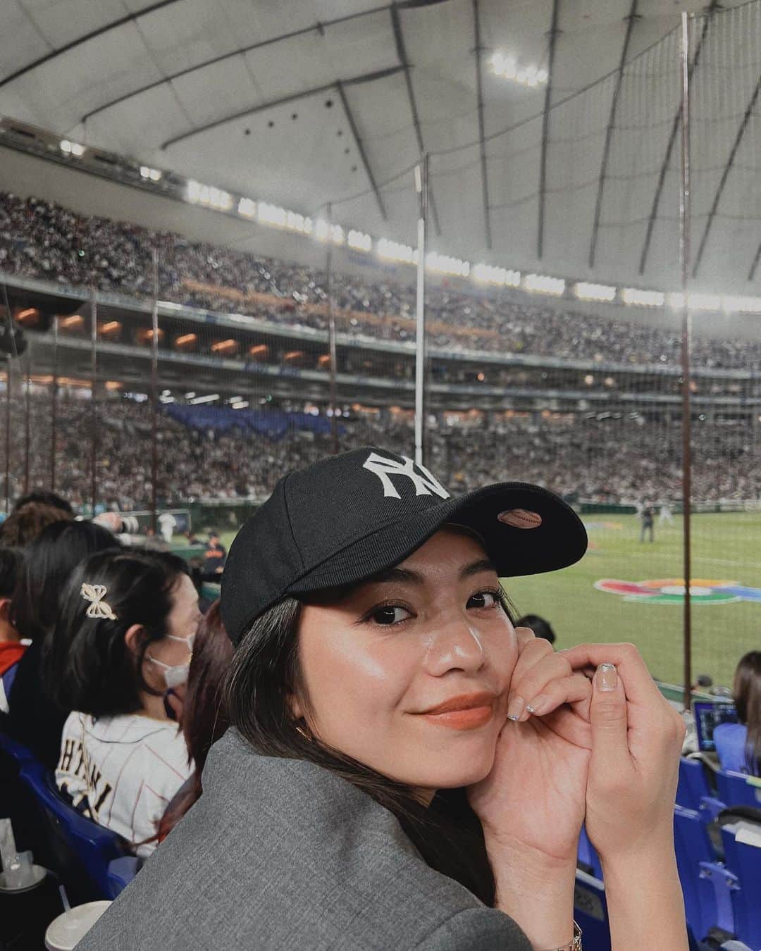太田モニカのインスタグラム：「#worldbaseballclassic2023  . . お久しぶりの投稿なんだが♡ 2023年もよろちくねっ✌︎ . こないだ日本🇯🇵vs韓国🇰🇷の #wbc 見に行って来ました✨ . . 素敵な席ありがとうございました‼︎ 眼球でも、見れるぐらいの距離で 大谷選手とりあえずガン見したわw . テレビで見るのも楽しいけど ドームいっぱいの人達と喜びあうのっていいね❤️ . 目標に向かって努力する人って本当好き🫰🏽 . .  これからもずっと侍JAPAN🇯🇵応援してます‼️ . .  幸せな日でしたっ‼︎ 早く足首の靭帯治してレッスン頑張ろ♡ . . #worldbaseballclassic  #ワールドべースボールクラシック2023  #侍ジャパン #wbc2023 #東京ドーム #monika #monikalifestyle #love #japan」