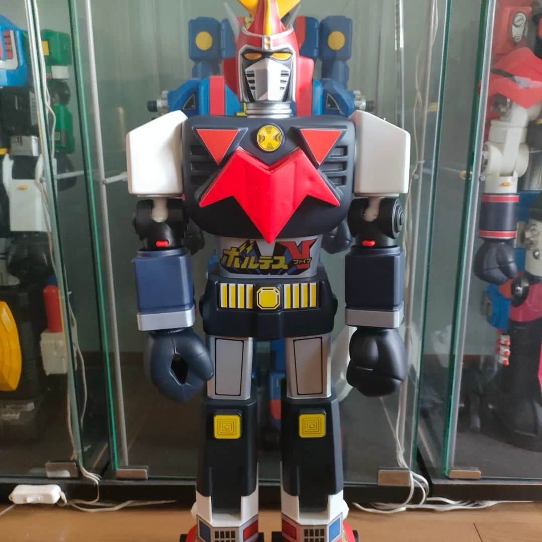 瀧上伸一郎のインスタグラム：「ボルテスV！ ようこそ我が家へ！」