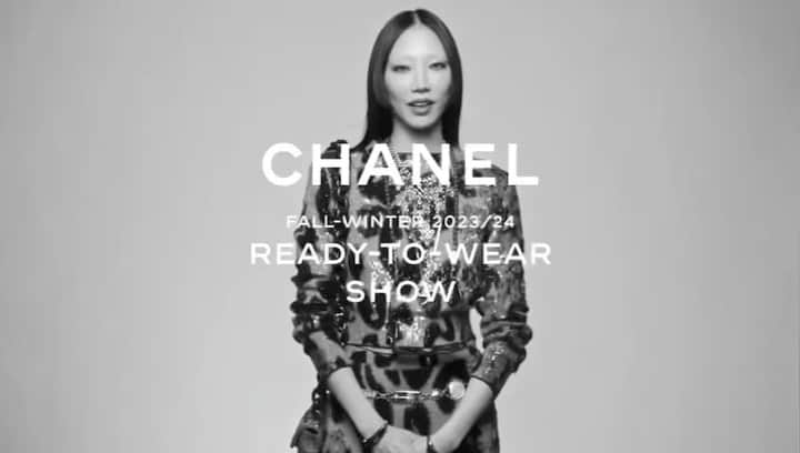 マチルダ・ルッツのインスタグラム：「In the words how would you describe the camellia? Directed by Caroline de Maigret @chanelofficial  @soojmooj @hannah_quinlivan @penelopecruzoficial @nixofficial @nicoparker @fkatwigs @jingxiaoxiansheng @jennierubyjane @whitneypeak @konichan7 @bn_sj2013 @mizukikayashima_official @matildalutz @ibeyiofficial @sebastientellier @carolinedemaigret @rebeccamarder」