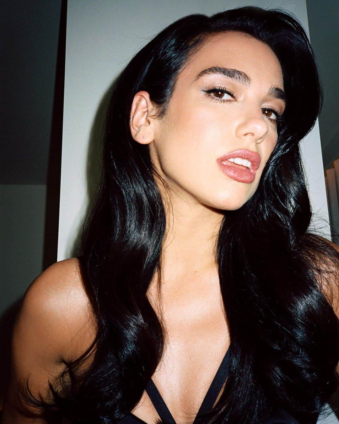 デュア・リパさんのインスタグラム写真 - (デュア・リパInstagram)「some Versace moments 🔐🖤」3月12日 3時00分 - dualipa