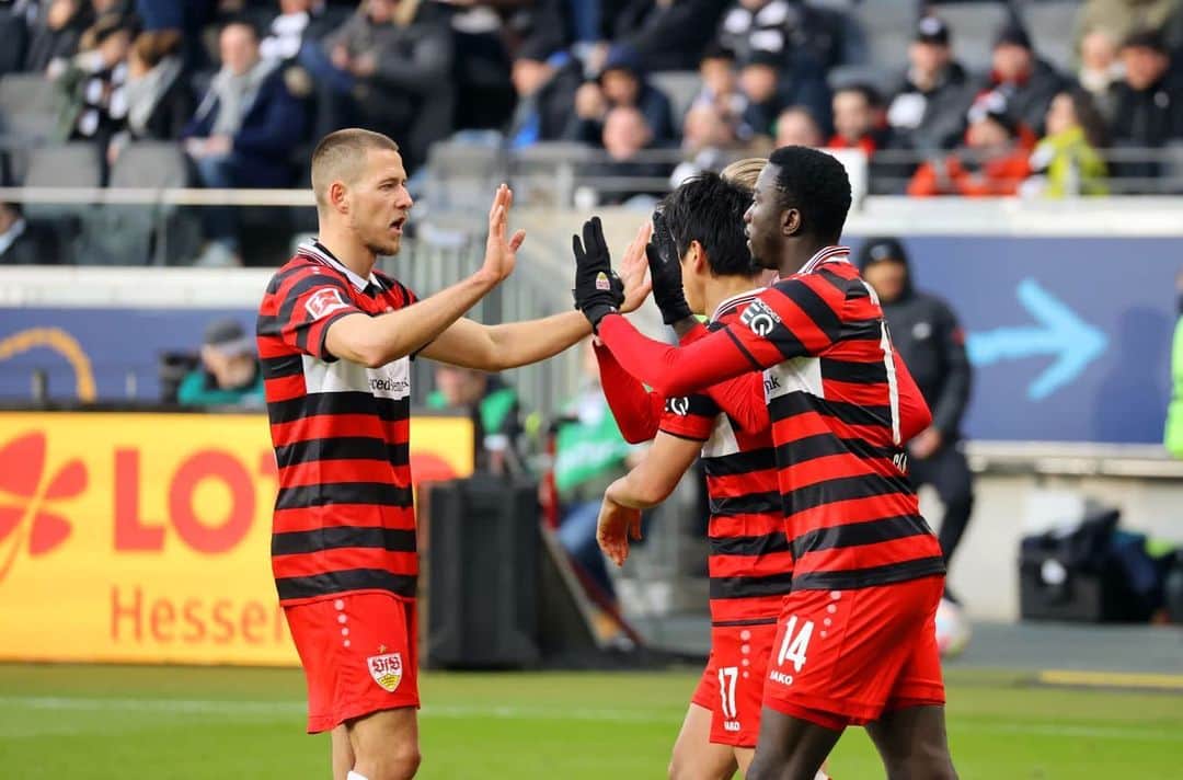 ヴァルデマール・アントンのインスタグラム：「Weiter machen @vfb #wowa⛰」
