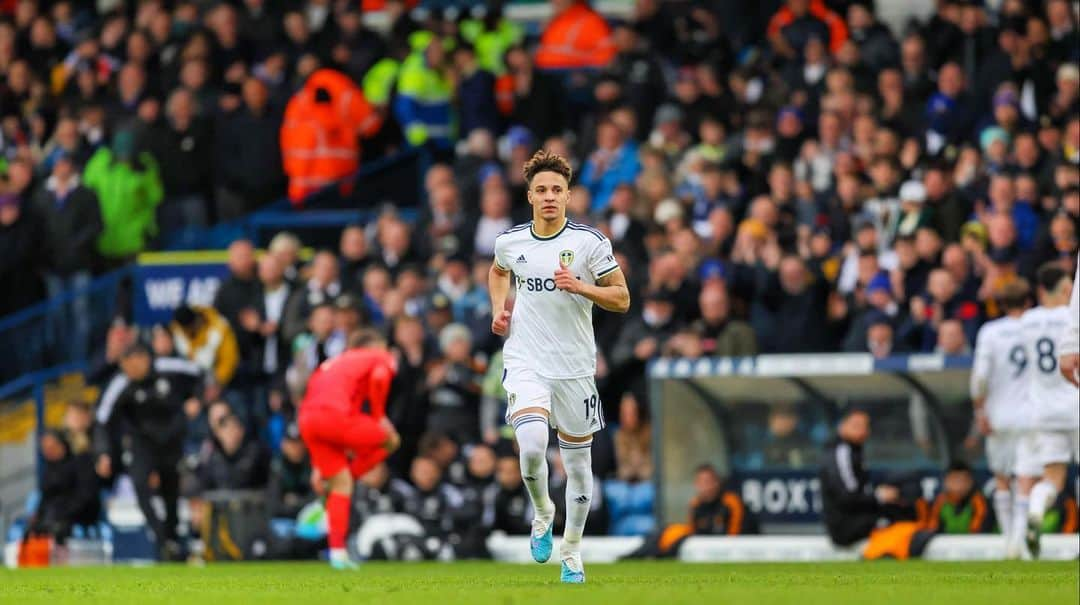 ロドリゴ・モレノ・マチャドのインスタグラム：「Satisfied to be back. It was not possible to win but it's very important to get every single point.   We are totally focused on fighting to the maximum all games until the end of the season, to achieve our goal, all united.  …  MOT 🔵🟡⚪️」