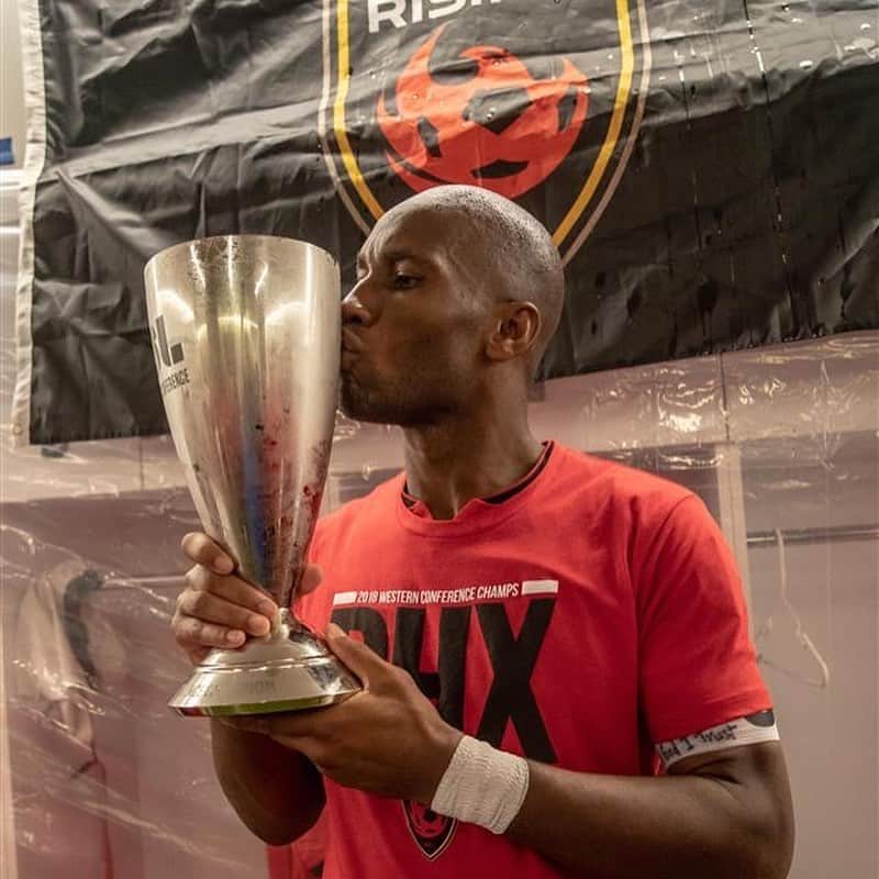 ディディエ・ドログバのインスタグラム：「The man who stepped up in the big moments! 💪  Happy Birthday, @didierdrogba! 👑」