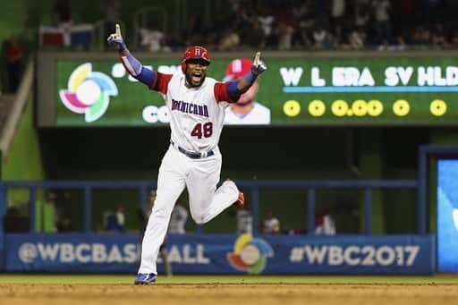 メル・ロハス・ジュニアのインスタグラム：「Definitivamente la mejor experiencia que he vívido en mi carrera. Bendiciones y mucha salud para los muchachos en este @wbcbaseball 🙏🏾🇩🇴 #Dominicanayya」