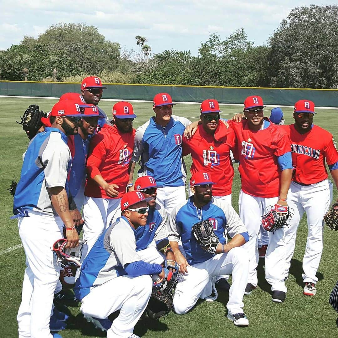 ホセ・バティスタさんのインスタグラム写真 - (ホセ・バティスタInstagram)「Vamo’ Arriba Dominicana #WBC #worldbaseballclassic  #platanopower」3月12日 5時16分 - joeybats19