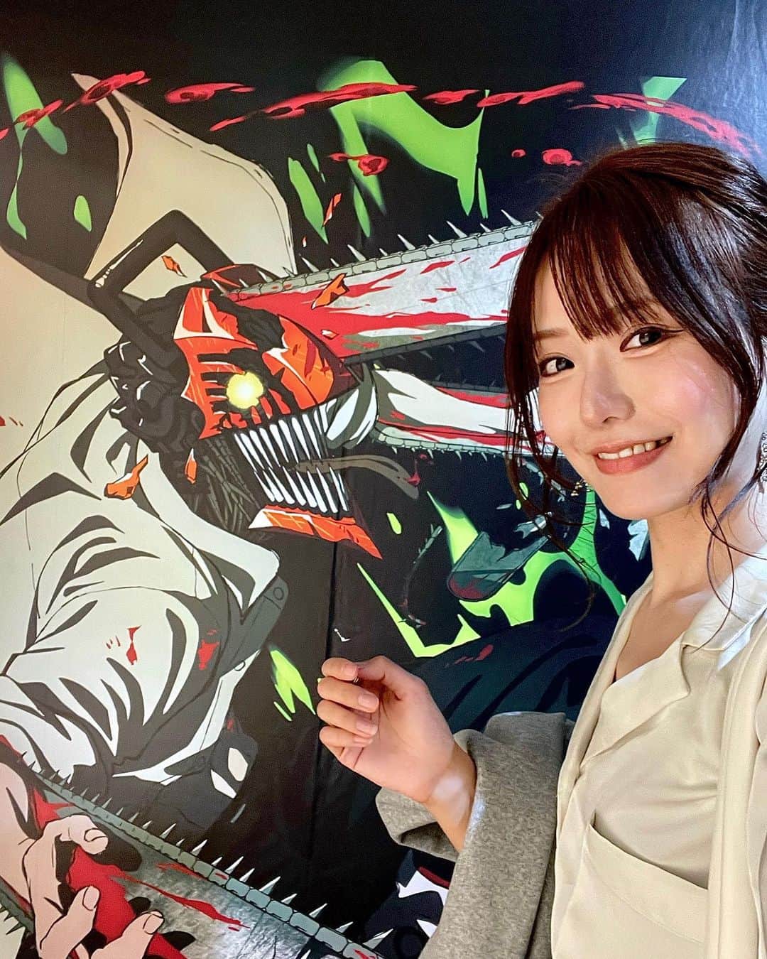 遊馬りえさんのインスタグラム写真 - (遊馬りえInstagram)「チェンソーマン展いってきました🪚 アニメの制作メイキング& キャラの身長公開が個人的な熱盛ポイント🪚🪚 デンジ君と同じ身長嬉しかった〜 マキマさんのコスプレしたい欲が高まりました。  #チェンソーマン #チェンソーマン展 #chainsawman  #anime #ノーマルカメラ」3月12日 5時22分 - yumarie2