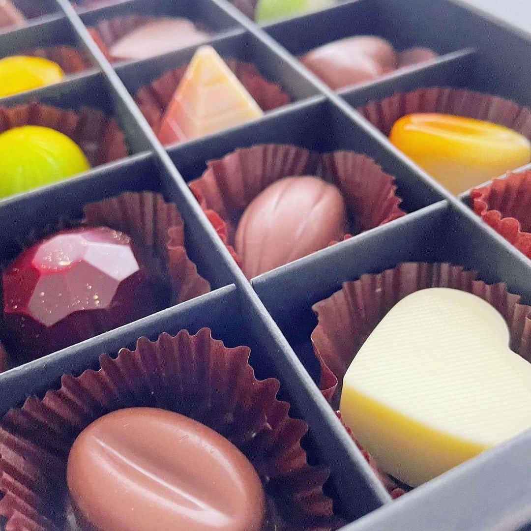 平野由実さんのインスタグラム写真 - (平野由実Instagram)「久しぶりのInstagram  #バレンタイン #いつもありがとう #感謝 #チョコレート #綺麗なチョコ #chocolate #大事にいただきました ☺️#🍫 #sweet #desert #巧克力 #巧克力蛋糕」3月12日 7時57分 - yumi_hiranoo