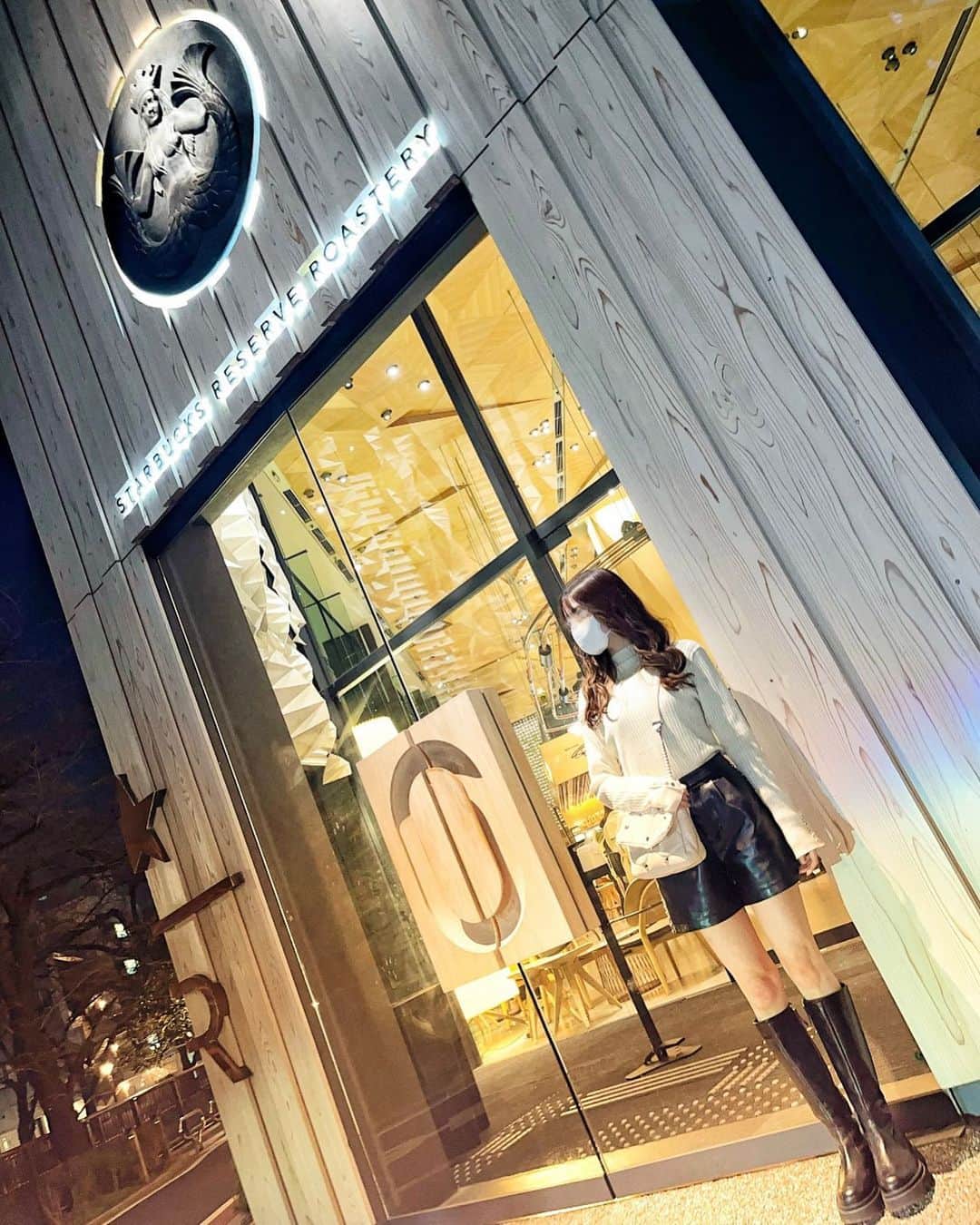 虹川葵のインスタグラム：「・ 𝚂𝚃𝙰𝚁𝙱𝚄𝙲𝙺𝚂 𝚁𝙴𝚂𝙴𝚁𝚅𝙴 𝚁𝙾𝙰𝚂𝚃𝙴𝚁𝚈 𝚃𝙾𝙺𝚈𝙾 ☕️🍃」