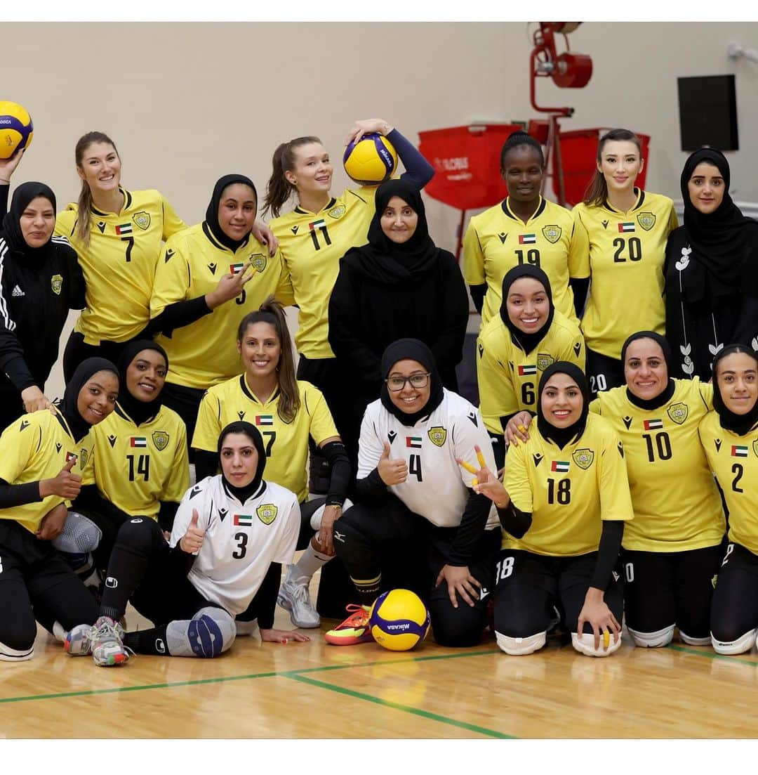 サビーナ・アルシンベコバさんのインスタグラム写真 - (サビーナ・アルシンベコバInstagram)「Photos from game, we need to do this again 💛✨  #alwasl #sportgirls #volleyball #volleygirls #championship #yellow」3月12日 20時19分 - altynbekova_20