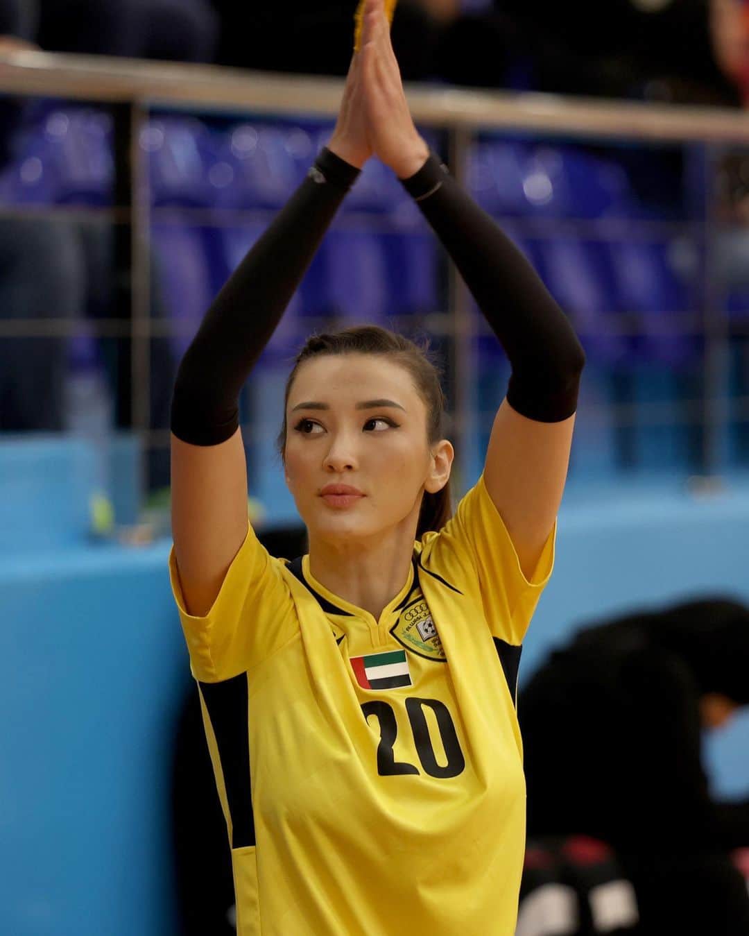 のインスタグラム：「Photos from game, we need to do this again 💛✨  #alwasl #sportgirls #volleyball #volleygirls #championship #yellow」