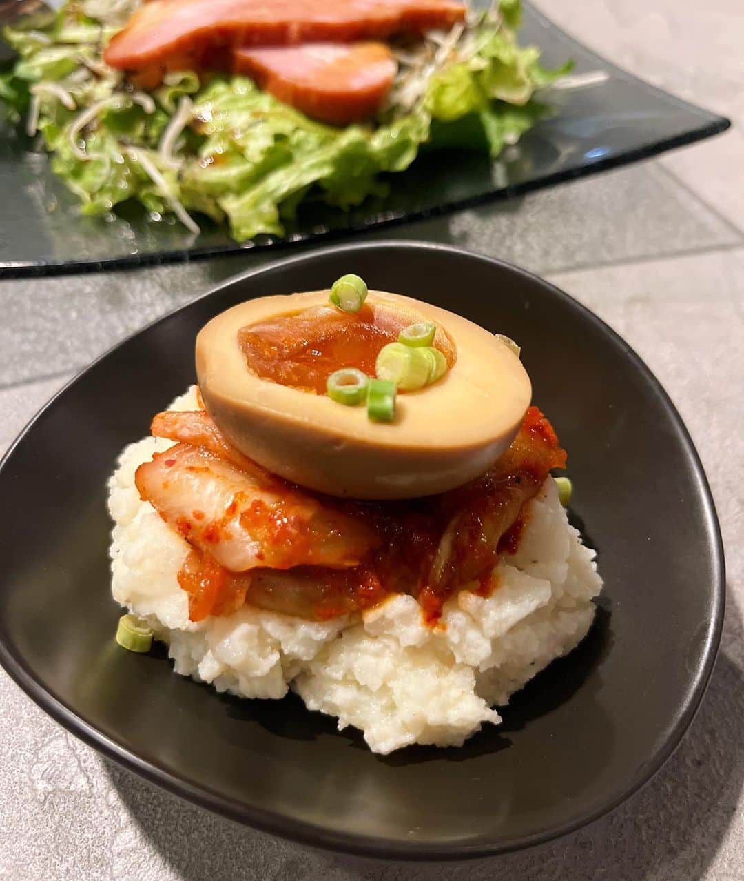 佐藤衣里子さんのインスタグラム写真 - (佐藤衣里子Instagram)「@hanmi0201 で ご飯食べてきたよー😊✨🍽 楽しかった😩❤️  ・ポテトサラダ ・牛ユッケ ・厚切りベーコンステーキ 　チョレギサラダ🥗  ・カンジャンセウ、 　カンジャンホタテ  ・モッツァレラチーズと 　キムチのカプレーゼ🍅🧀  ・サムギョプサル  ・ロゼトッポギ  ・赤身盛り  ・めんたいこバター🧈ご飯  ・杏仁豆腐  よかったら行って見てね💕  #南池袋#目白#韓国料理#韓美」3月12日 11時36分 - eriko0625