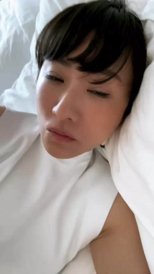 風間ゆみえのインスタグラム：「またこの度もアーカイブ予定していなかったのでだらだらとはじめているのですが、 @sincere.emi さんが入って来たあたりまで飛ばしてご視聴ください😅  本日13時より うめだ阪急4階ことことステージにて 皆さまのお越しをお待ちしております‼︎」