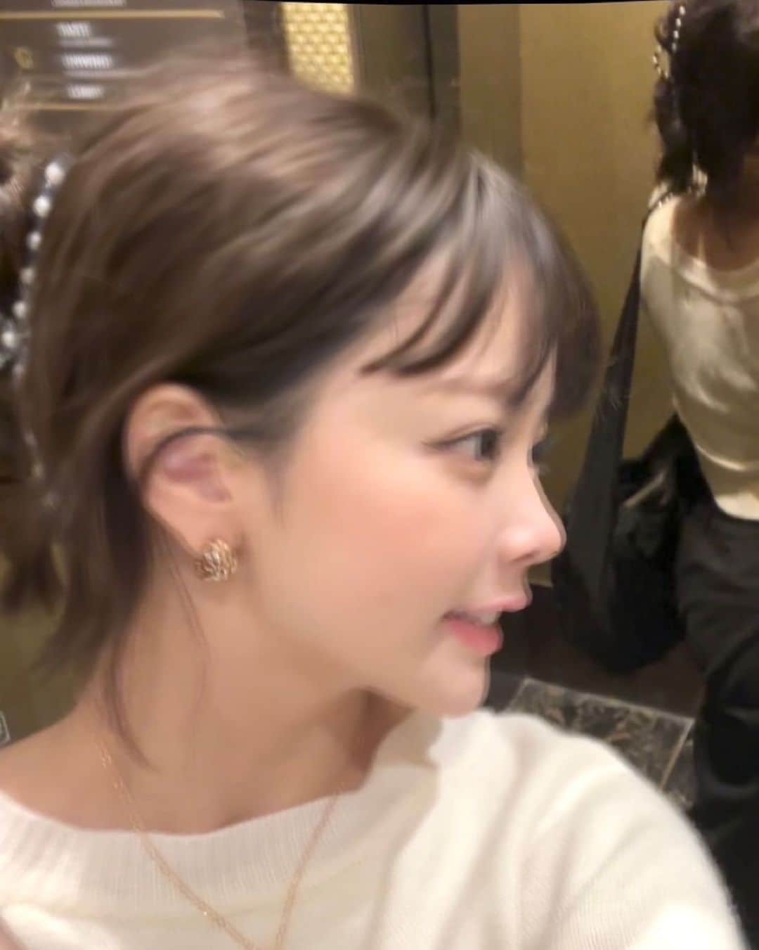 仲本莉絵瑠のインスタグラム：「1人で観光ツアー行ったりオール1人ですがみんな優しすぎて友達なれたinマレーシア❣️ #こんな顔の写真しかない #ほんで暑すぎな」