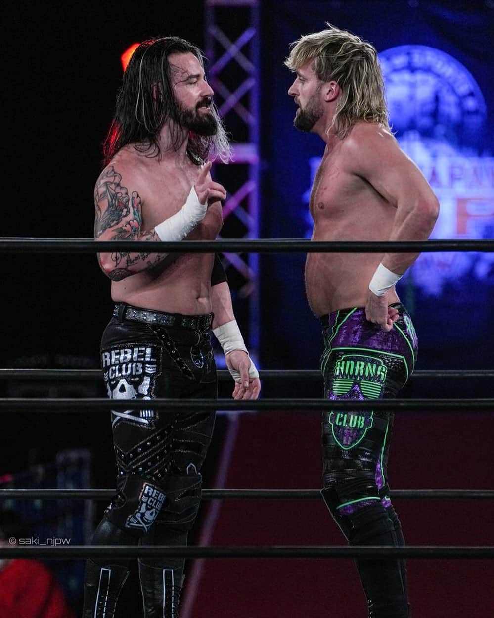 デビッド・フィンレーのインスタグラム：「For the club.  • #bulletclub #rebelclub #bloodanddirt #njpw #njcup」