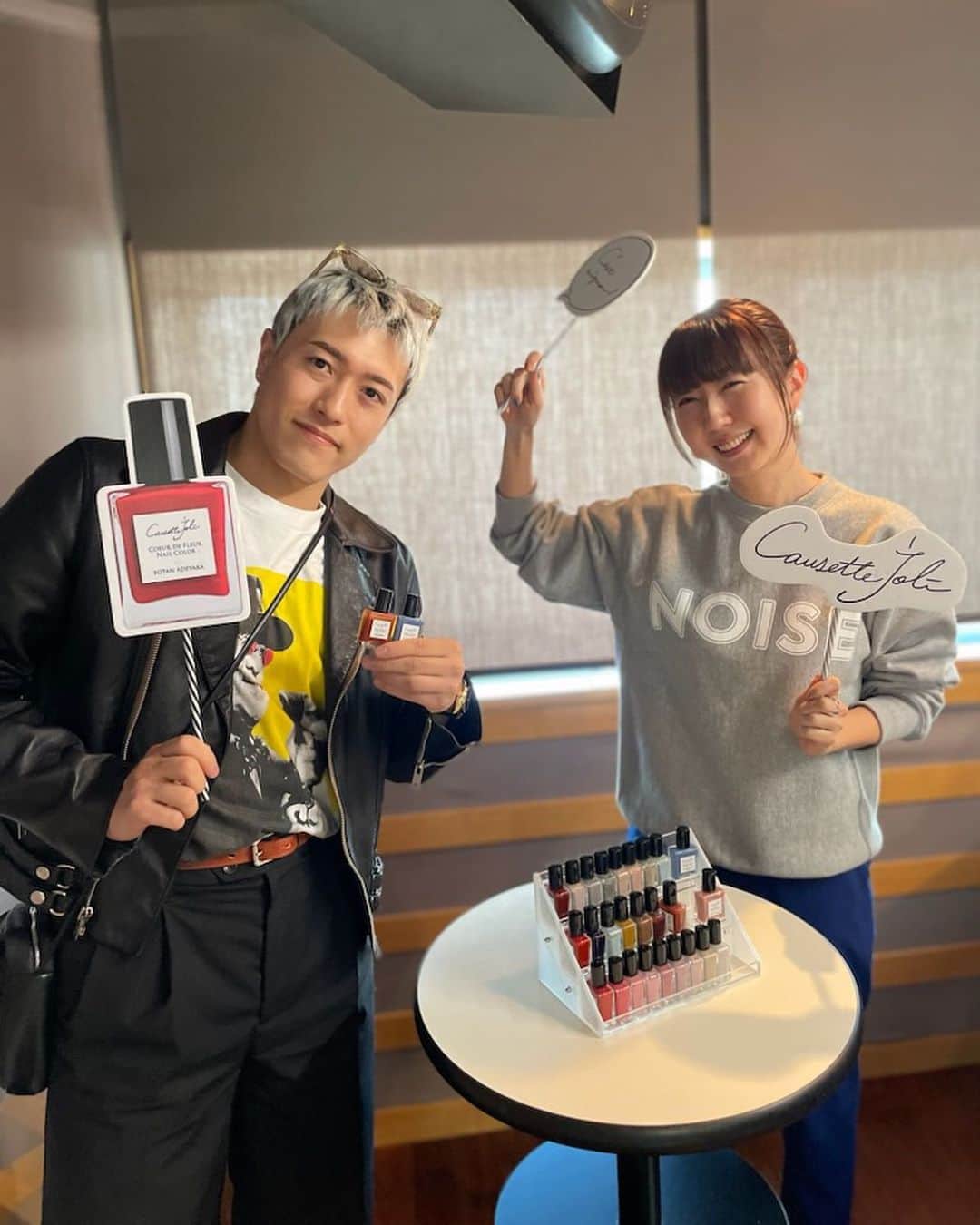 のインスタグラム：「2nd Sun 13:35- Causette.Joli presents Radio Beauté on Lazy Sunday   3/12は、GENERATIONS（@generations_official）の中務裕太（@yuta_nakatsuka_official）さんをゲストにお迎えしました。  ダンサーとしてその活動の幅を広げている中務さん。子どもの頃に観たUsherのミュージックビデオに駆り立てられ、ダンス人生が始まったんだそう。  言葉やどんな壁も越えて万人が楽しめるダンスの魅力やその可能について語ってくれました。  また、デビュー10周年を迎えたGENERATIONSについては、今が1番仲良し！この7人でよかったとの言葉が❤️‍🔥  ますます勢いを増すGENERATIONSの活動から目が離せません！  聞き逃した方は、ぜひradikoで聞いてださいね☆ Podcastでも配信中です！  「CausetteJoli presents Radio Beauté 」とは… "指先から花、咲う" 日本製ネイルブランドCausette.Joliとともに、いまを輝く人たちをゲストに迎え、自分流のライフスタイル＝「私らしい”美しさ”」を考えていくスペシャルコーナー。輝かしい毎日を過ごすためにゲストが日々意識・実践していることや、暮らしのヒントなどについてお話を伺っていきます。  プレゼント情報🎶  GENERATIONS中務裕太さんがセレクトした2023年春の限定色【YAGURUMAGIKU ITSUJO】とレギュラーカラーの【HIMAWARI OMOISOMERU】、そして、ベース、トップコートの4本セットを3名様へ🎁  詳細はinterfm HPをチェック！  #causettejoli #interfm #lazy897 #GENERATIONS #GENERATIONS_TEN#中務裕太 #ダンス #ファッション #ライフスタイル #ネイル #プレゼント」