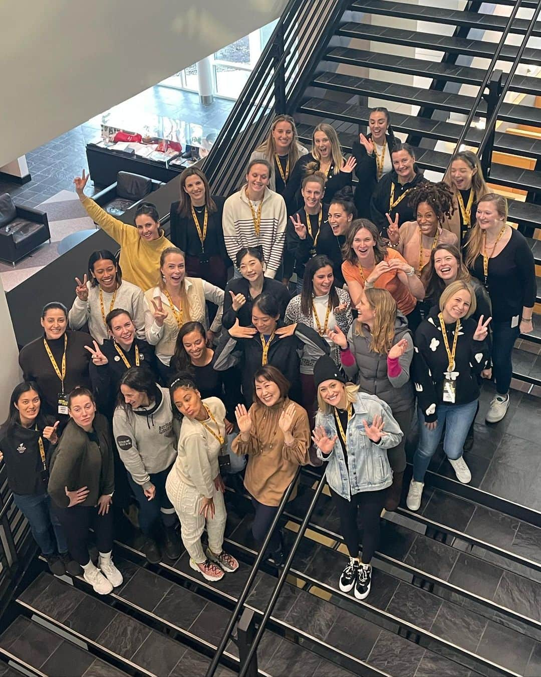 Sophie Pascoeのインスタグラム：「Spent the most amazing few days in Portland for the EY WABN programme Roundtable conference with the most inspiring and empowering women! 🤍  In the middle of 2020 I went through a really tough time. As I was being supported in recovering from this dark place it was obvious I didn’t feel like I had an identity outside of Sophie Pascoe the swimmer. So, with thanks to my amazing life advisor (more importantly my friend) @annasimcic , who presented this opportunity to myself, I applied for this programme with the support of my friends, family and team.  On day one of participating in this programme I gained immediate confidence that there is a place in the business world for me post swimming. As you can imagine for some athletes it’s a scary transition when all we have lived for a long time is our sport.   I have an incredible mentor that this programme has provided me with and she has shared with me amazing networks that constantly keep expanding into connections and opportunities I never thought I would be receiving. But most of all I am beyond grateful to have gained confidence in myself for what the future holds along with creating another family of incredible women, athletes, mentors and supporters to guide, learn from and challenge me through these next steps as I focus on transitioning into the business world, while I continue to balance this alongside swimming and representing my country on the world stage.   EY, WABN family & everyone who contributed to this event, Thankyou for an incredible few days of connecting and sharing our journeys. Can’t wait to see you all again soon! ❤️  To any athlete out there, just remember you are worth more than your sporting achievements and there is a place for you outside of sport, and I challenge you to start finding your journey of what life may hold for you after sport while you are still training and/or competing - The balance is certainly a game changer! ✨  To any women wanting to transition into the business world and be part of this programme, check out EY WABN for more information to apply!  #paralympic #athlete #swimming #sport #balance #EY #NewGameSameYou #WomenFastForward」