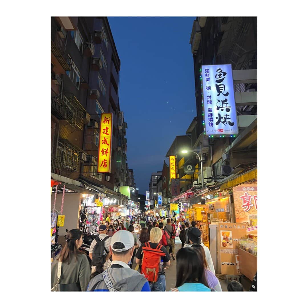 田中美晴さんのインスタグラム写真 - (田中美晴Instagram)「I went to Tamsui in Taiwan with my friends.  先日友達と淡水に行ってきました♪ 台北駅から地下鉄1本で行ける港町🚆 　 鎌倉？江ノ島？横浜？ と少し似ているような、そんなところ。  西洋文化の影響受けてる建物 日本文化の影響受けてる建物 どちらもあって興味深く 素敵な街並みでした！  語学学習のために台湾に来て 1ヶ月弱。  語学はまだまだまだまだだけど 沢山の人と知り合えて、いろいろな文化に触れられて、有り難い毎日です。 　 　 　  　 昨天，我跟朋友一起去了淡水。 那裡非常美麗的港口城市。 我很開心。  我來台灣大概一個月了。 我的中文還不太好。但是，我認識了很多人，能感受到了不同國家的文化。 我想珍惜每一天😊  #taiwan #japan #tamsui  #台北 #淡水 #台北生活  #台北景點 #台灣 #美晴天天」3月12日 20時38分 - tnk_miharu