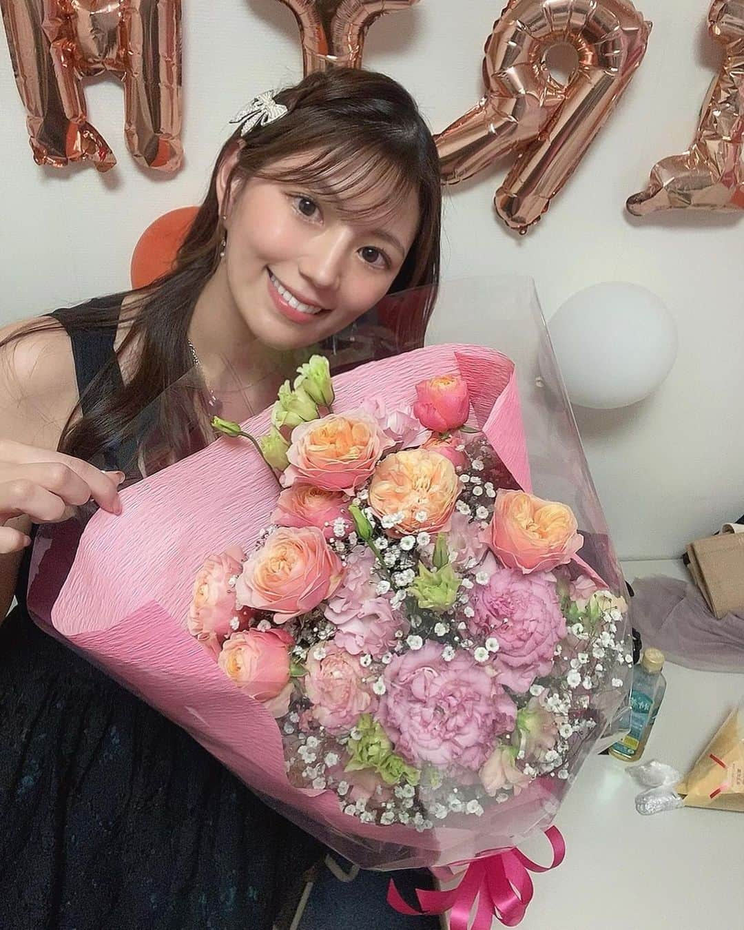 穂波はるさんのインスタグラム写真 - (穂波はるInstagram)「昨日のマイホーム来店で誕生日たくさんの方にお祝いしていただき幸せでした🐰🍀  会いに来てくださったみなさま マイホームのみなさまありがとうございました🤍」3月12日 15時45分 - honami.haru