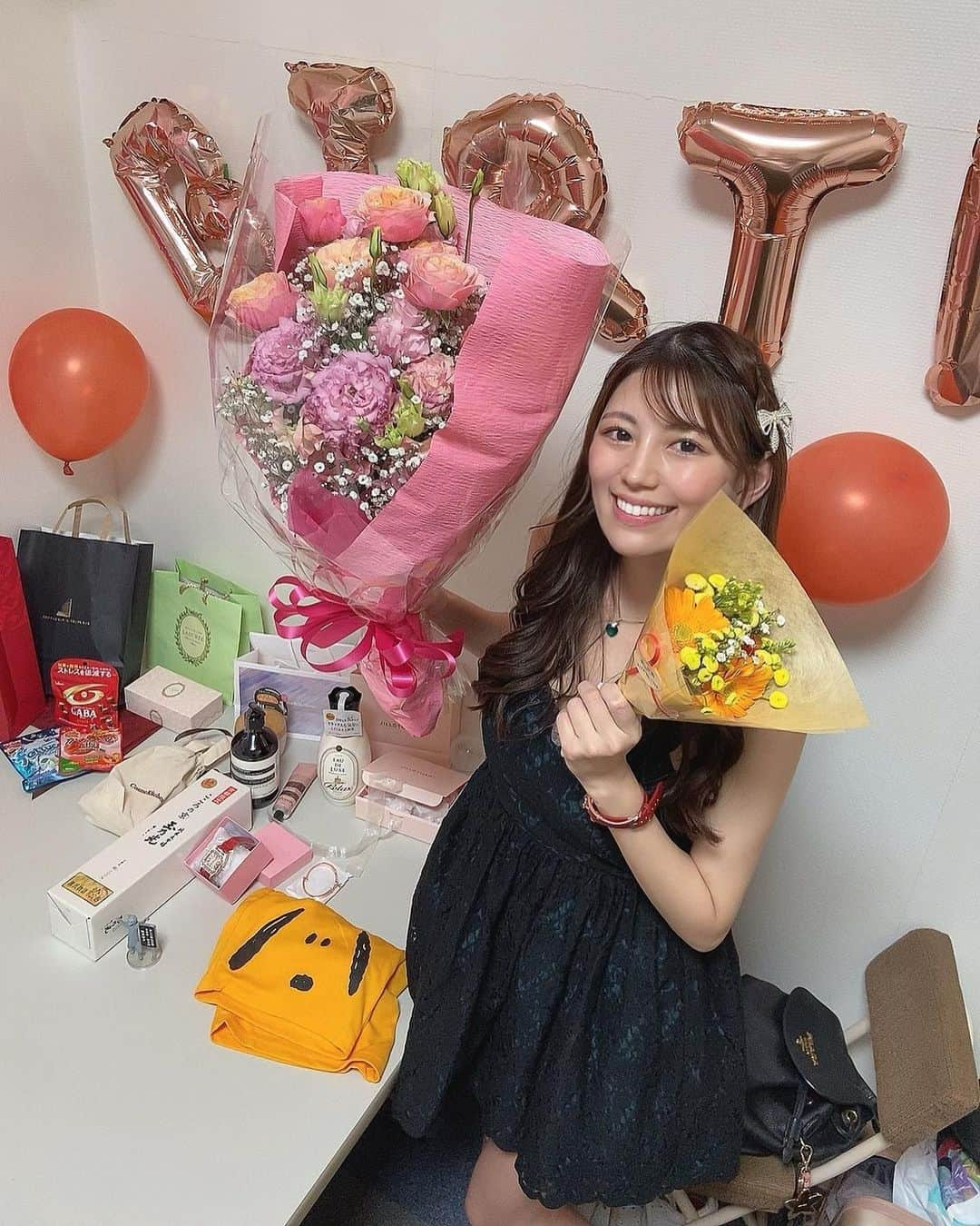 穂波はるさんのインスタグラム写真 - (穂波はるInstagram)「昨日のマイホーム来店で誕生日たくさんの方にお祝いしていただき幸せでした🐰🍀  会いに来てくださったみなさま マイホームのみなさまありがとうございました🤍」3月12日 15時45分 - honami.haru