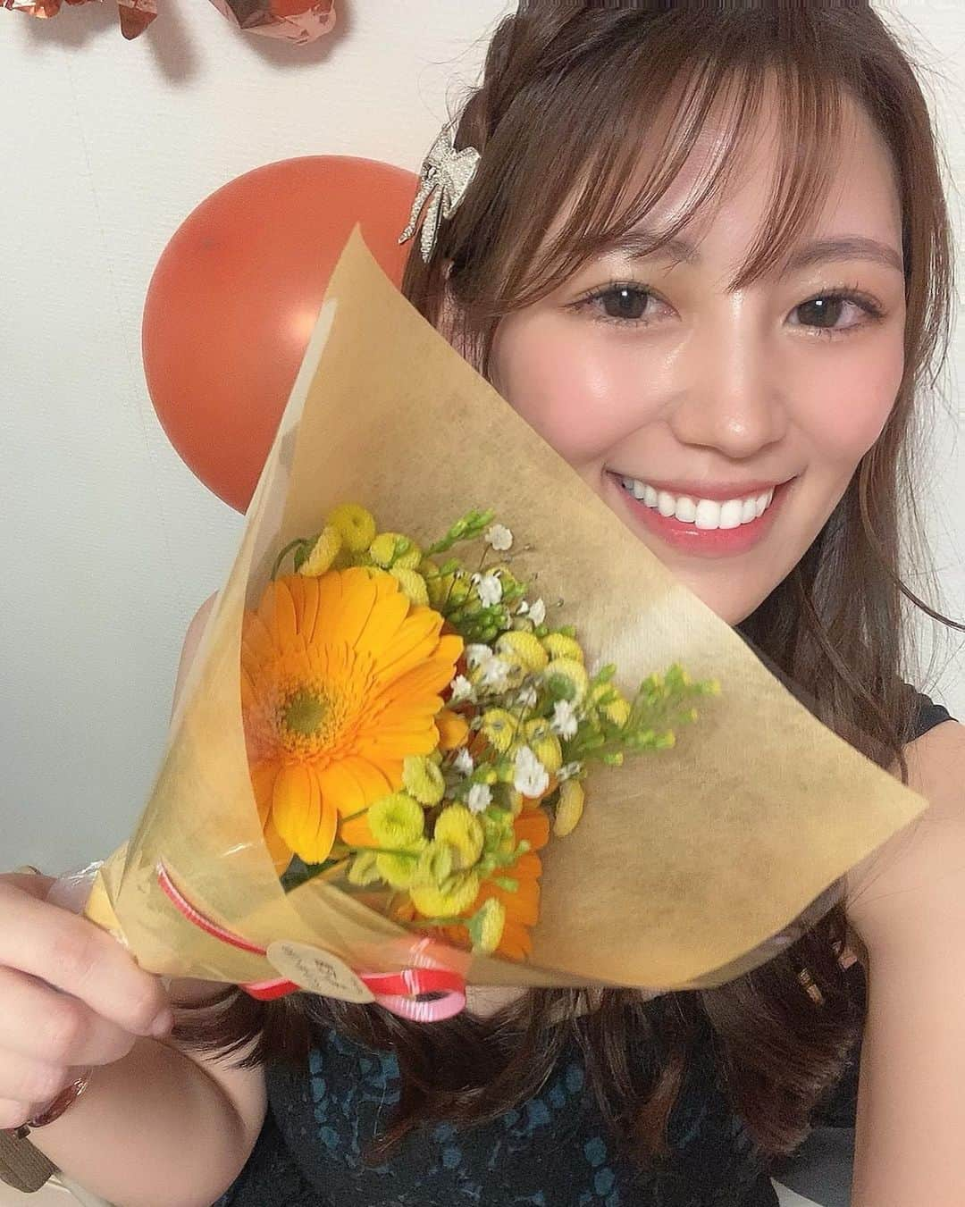 穂波はるさんのインスタグラム写真 - (穂波はるInstagram)「昨日のマイホーム来店で誕生日たくさんの方にお祝いしていただき幸せでした🐰🍀  会いに来てくださったみなさま マイホームのみなさまありがとうございました🤍」3月12日 15時45分 - honami.haru