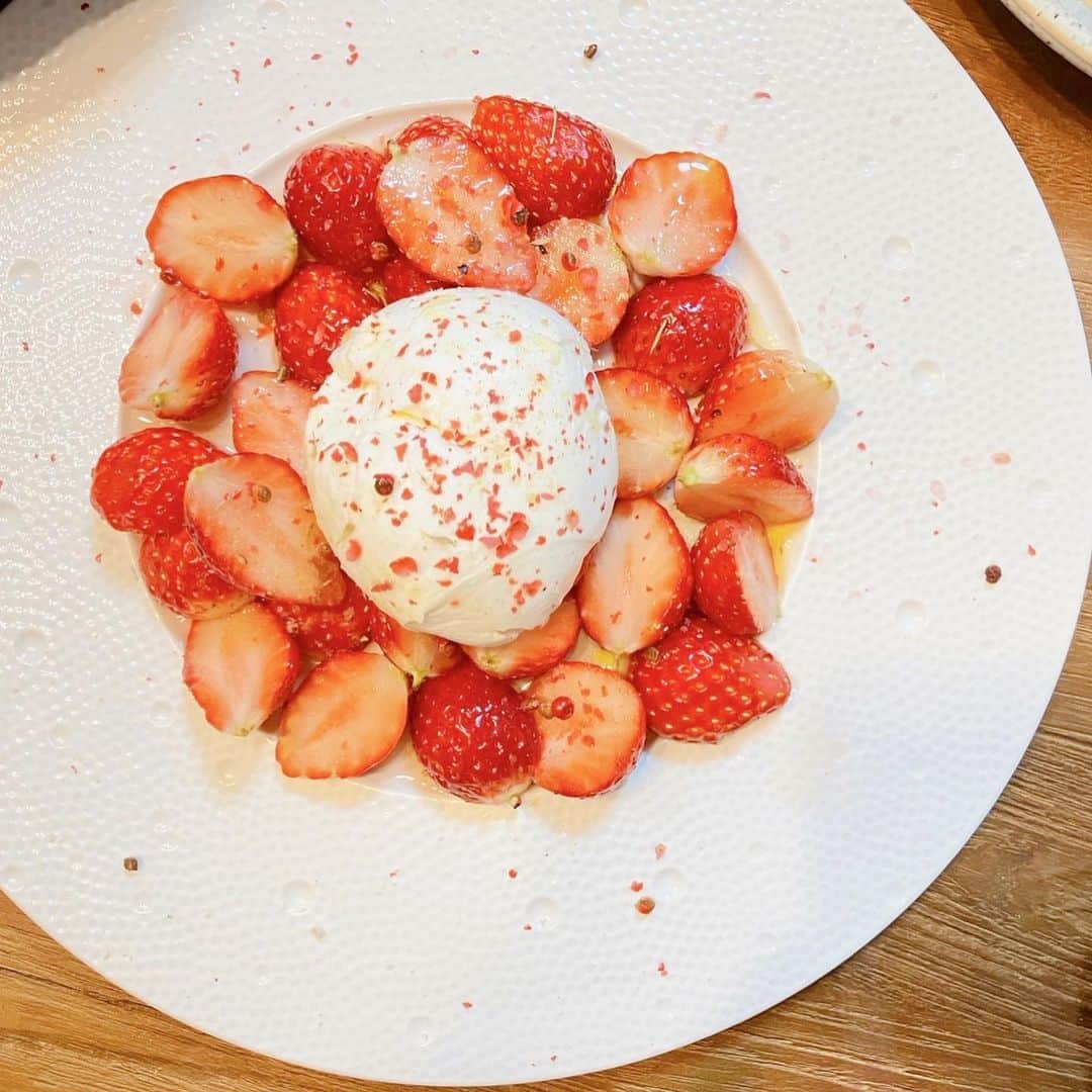のインスタグラム：「幸。🍓🍓🍓」