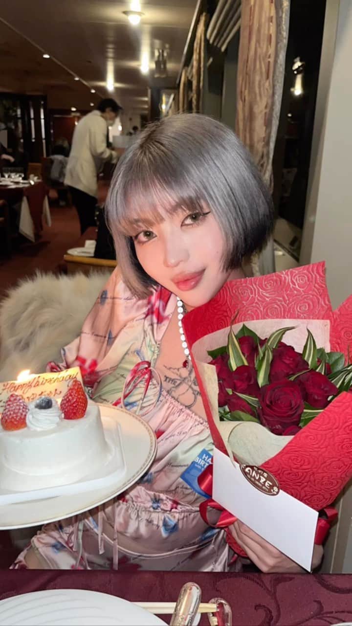 のインスタグラム：「My 22nd Birthday 2023」