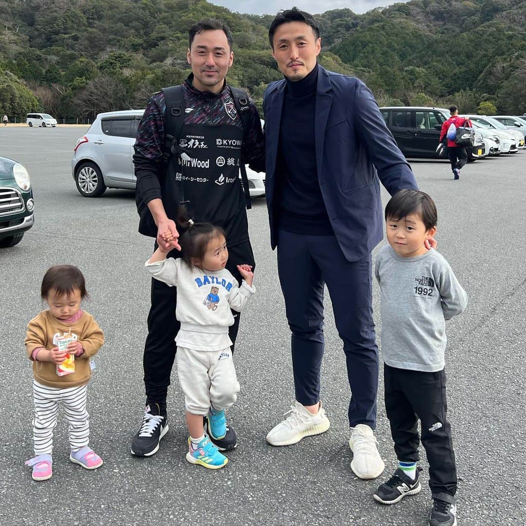 松永祥兵のインスタグラム：「サッカーの試合でエコパまで行ったら、帰りにばったりフットサル日本代表のコーチの @kensuke.takahashi さんとインドネシア以来の再会をしました🔥 また近々会いましょう🔥」