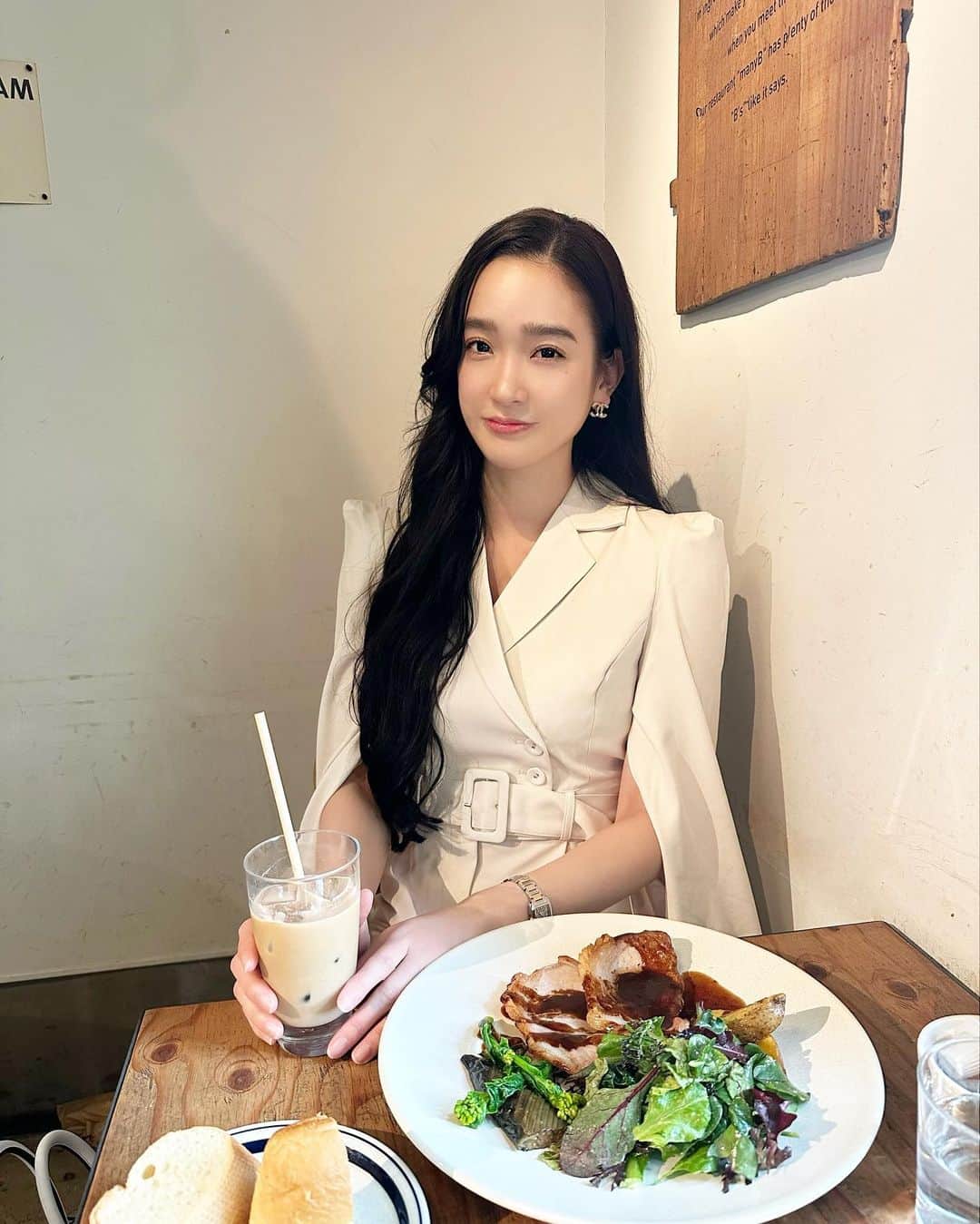 太田麻美のインスタグラム：「lunch🍽️☕️🤍  #off #dayoff #lunch #caffe #fashion #ランチ #カフェ #休日 #私服 #ファッション #春コーデ」