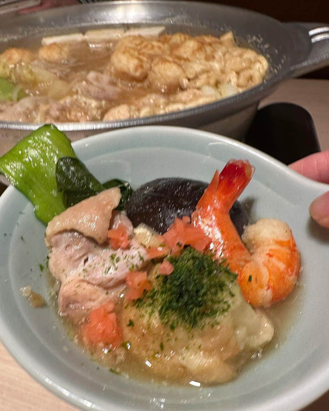 イトウジュン（タイ料理研究家）さんのインスタグラム写真 - (イトウジュン（タイ料理研究家）Instagram)「期間限定本日3月12日スタート　両国駅東口直結の 【ちゃんこ霧島　両国江戸NOREN】 @chanko.kirishima  ★三月場所開催期間中限定★  大阪名物たこ焼きちゃんこ鍋‼️ ちゃんこ鍋の中にたこ焼き⁉️⁉️ とろ〜り溶けてたこ焼きから出汁がでてめっちゃ合うんです😋😋 一度食べるとハマりそう ★刺身盛り、霧島の手羽先、季節のお料理　 ★〆のうどん、香の物 4950円です〜  電話&WEB予約限定  【ちゃんこ霧島　両国江#くNOREN店】 東京都墨田区横網1-3-20 1F 03-3621-0075  ランチ11：00～15：00 ディナー　17：00～22：00 【土日祝】11：00～22：00  #両国グルメ  #ちゃんこ鍋 #ちゃんこ霧島 #三月場所 #三月場所開催 #両国国技館  #両国江戸noren  #たこ焼きちゃんこ #ちゃんこ鍋にたこ焼き #大阪名物 #たこ焼きちゃんこ #たこ焼き #相撲好き #相撲ファン #両国 #期間限定 #ちゃんこ鍋が美味しい  #両国国技館 #飲み放題 #飲み放題あり  #グルメスタグラム」3月12日 17時58分 - junito.13