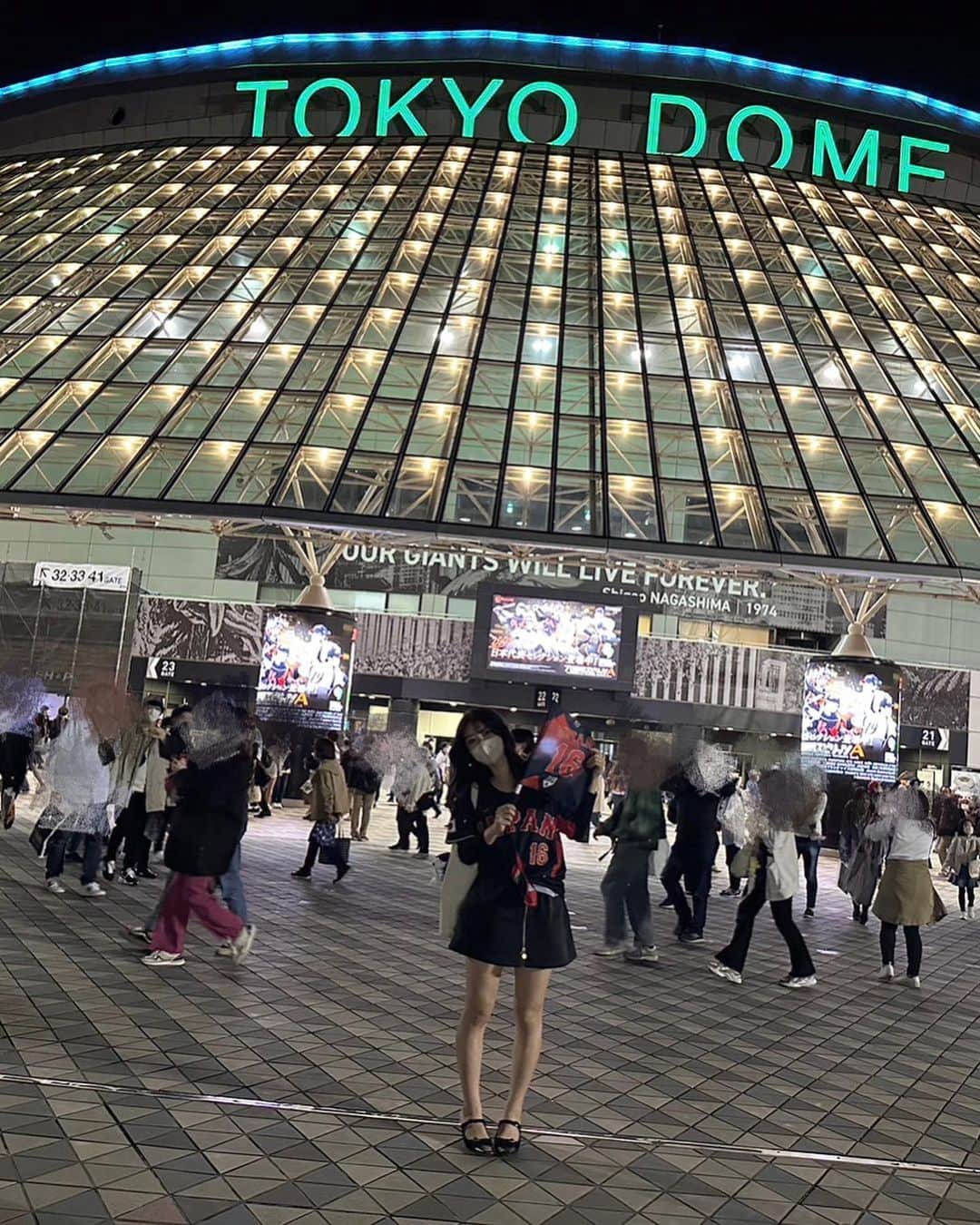 のインスタグラム：「wbc、中国戦とチェコ戦行ってきた⚾️！現地で観に行けただけ本当に良かった😭  グッズ始発で並んだのもいい思い出だ、、。  今日はテレビの前で応援🇦🇺！  #wbc  #大谷翔平」