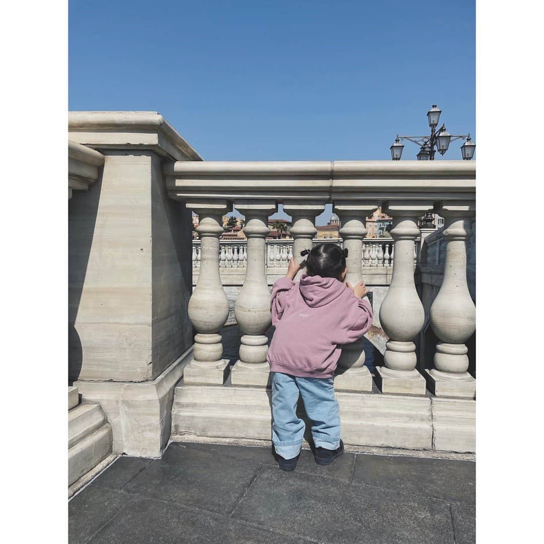 野尻美穂さんのインスタグラム写真 - (野尻美穂Instagram)「初めて見た景色と見慣れた景色のなんとなく感じる差。😂  #tokyodisneysea #どちらも推せるけど4枚目だけ😂 #youtube」3月12日 18時06分 - miho_cocoa