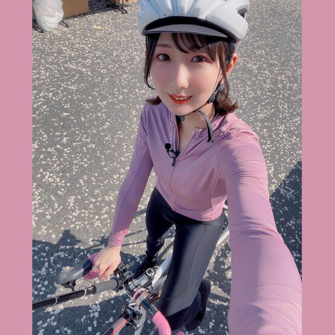 東城咲耶子のインスタグラム：「🚴‍♀️✨  #roadbike #cyclinggirl #cyclinglove #ロードバイク #ロードバイク女子 #サイクルジャージ #ロードバイクのある風景 #ロードバイクのある風景」