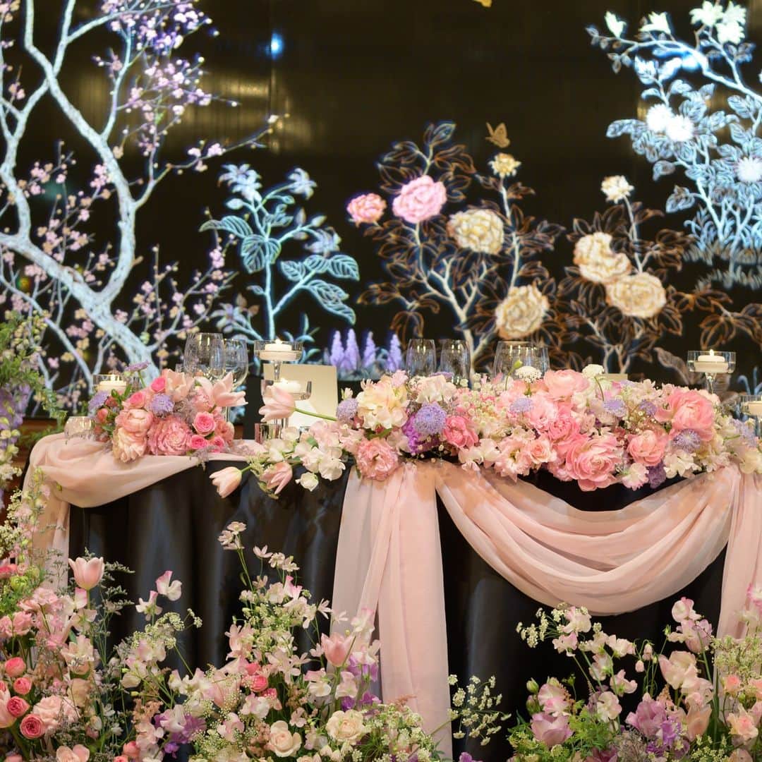 シャングリ・ラ ホテル 東京 ヘブンリーウエディングさんのインスタグラム写真 - (シャングリ・ラ ホテル 東京 ヘブンリーウエディングInstagram)「// 本日開催のウェディングフェア。 春をテーマにしたコーディネートで皆様をお迎えしました。  #シャングリラ花嫁  #shangrilatokyo_heavenlywedding #シャングリラ東京  #shangrilatokyo   ーーーーーーーーーーーーーーー #シャングリラホテル#heavenlyweddingtokyo ##ヘブンリーウエディング #ウェディング #結婚式 #ホテルウェディング #ホテル挙式 #wedding #花嫁 #ブライダル #東京 #日本中のプレ花嫁さんと繋がりたい #weddingfair #ウェディングフェア #weddingphotography #ウェディング写真 #ウェディングドレス#shangrilahoteltokyo  #シャングリラホテル東京 #会場装花 #flowers」3月12日 18時29分 - shangrilatokyo_heavenlywedding