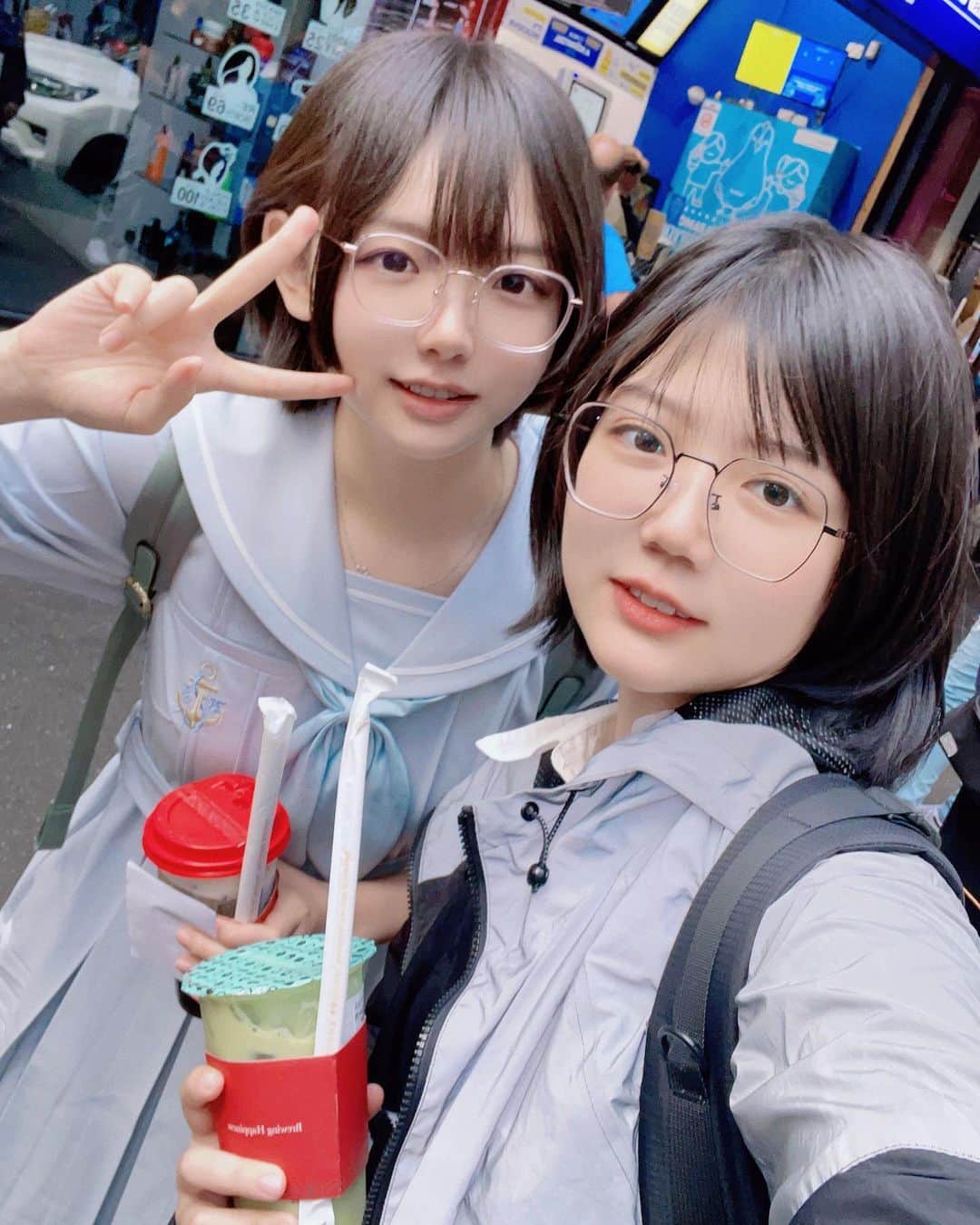 樱群さんのインスタグラム写真 - (樱群Instagram)「hang out with @hana_ygao ☺️✨🧋」3月12日 18時54分 - sakura.gun