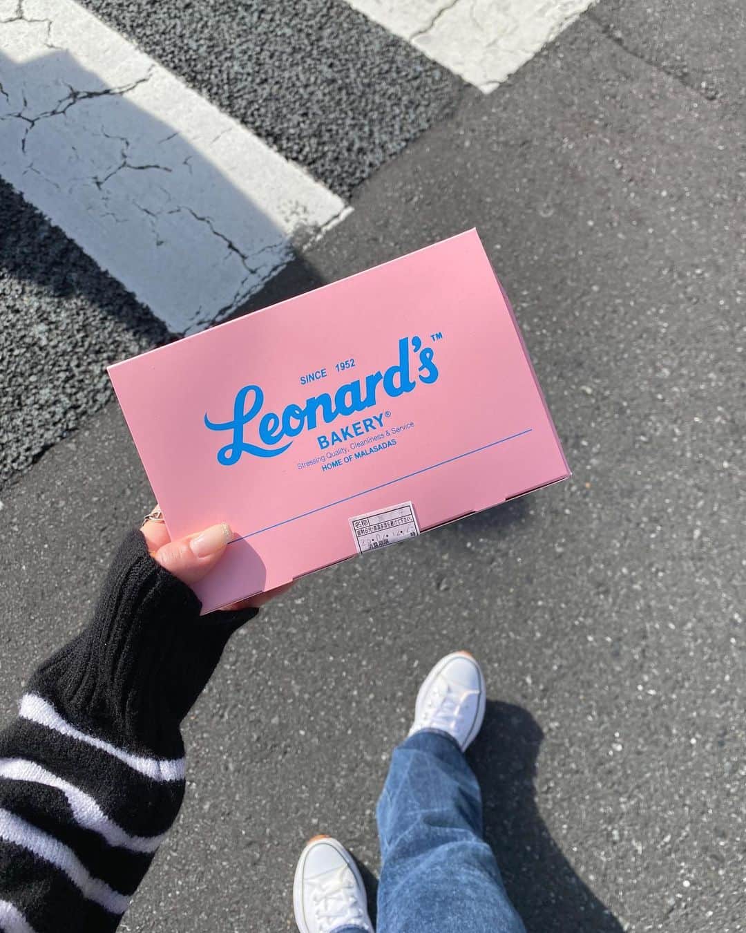大野真昂さんのインスタグラム写真 - (大野真昂Instagram)「#leonards 😋🍩 できたてが美味しかった♡  一気に暖かくなって嬉しいね🧶🫶🏻  #マラサダ #レナーズ #amiparis」3月12日 20時48分 - 316_mako
