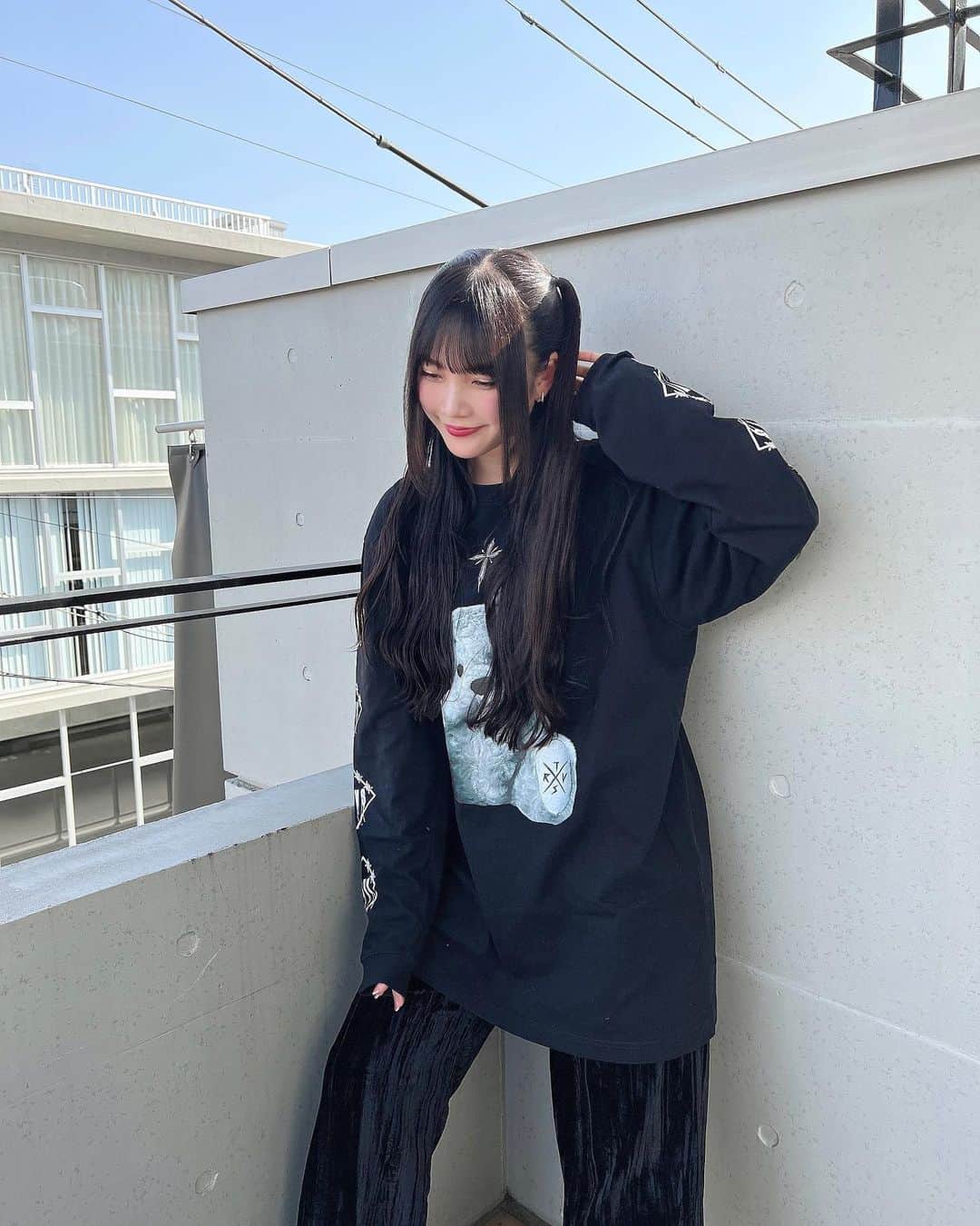 大石楓夏のインスタグラム：「最近ぽかぽかあったかくてロンTで外出れるのすごい嬉しい！ ハーフツインした♥️  @travas_tokyo  #travastokyo」