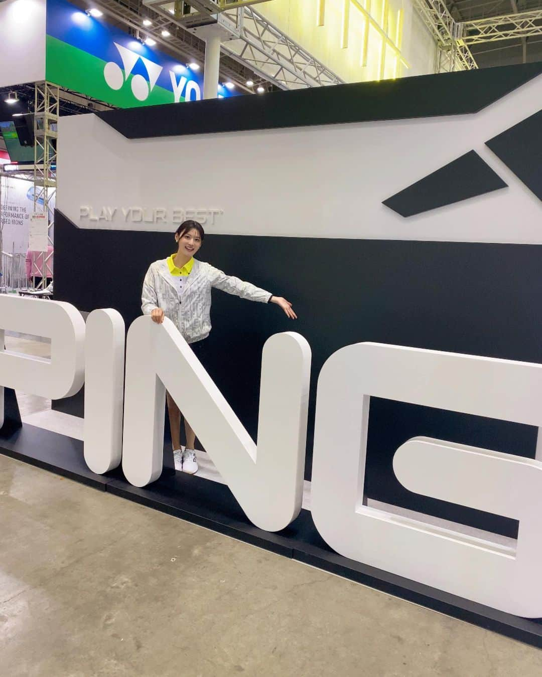 日吉晶羅のインスタグラム：「JAPAN GOLF FARE2023 .  @pingapparel_japan  GOLF120ご登録してくれた皆さん ありがとうございました✨ 心優しい方ばかりでよかった🥹🥹 新規の視聴者さんも楽しませられるように頑張ります✊❤️‍🔥  @wellputt  スウィングコンサルタント 吉田洋一郎さんによるパターミニ講座にゲストとして出演しました🙋‍♀️🏌️‍♀️ 皆さんの前で苦手なパター緊張した〜！！！(*_*) 吉田先生に教えて教えて頂いた自主練方法は、 お家で実践したいなと思います✊✨  この期間ばたばただったけど 充実してて楽しかった⛳️  . .  #japangolffair2023 #golf  #ジャパンゴルフフェア #ゴルフ  #PING #ピンゴルフ #ゴルフウェア #ゴルフ女子 #パター #ミニ講座 #YouTube #photography #love #みなとみらい #パシフィコ横浜」