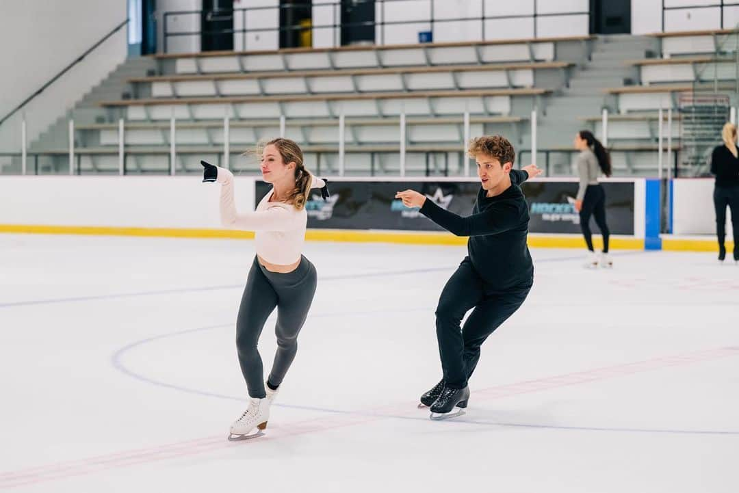 クリスティーナ・カレイラのインスタグラム：「So excited to leave for our first world championship next Sunday🤩🇯🇵❤️ • • • • #teamusa #worldchampionship #figureskating #icedance #japan #tokyo #saitama #isu」