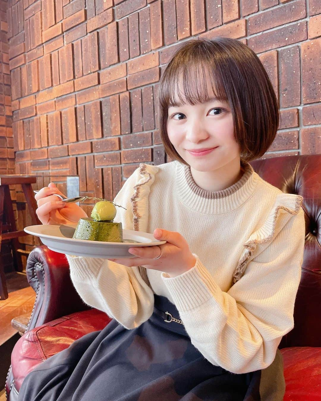 延命杏咲実さんのインスタグラム写真 - (延命杏咲実Instagram)「. ☕️suzu cafe /渋谷 . ❤︎濃い抹茶プリン ¥750 ❤︎ジャスミンティー ¥550 . 抹茶大好きな私がずっと狙っていた抹茶プリン、、、💚 . 友達と夜ご飯前にどっかお茶しよう！ってなった時に、即座にリクエストしてついてきてもらいました😋 . その名の通り、抹茶が本当に本当に濃かった！！！もはやお茶を食べてる感じ🍵💞🤣 . 食感は硬めで、食べてる感があった！大満足の一品でした、、、🥄 . . #渋谷カフェ #渋谷 #カフェ巡り #suzucafe #抹茶プリン #抹茶スイーツ #プリン #もぐもぐ延命日記 #セントフォース #セントフォースsprout #延命杏咲実 #延命ちゃん」3月12日 22時08分 - enmei_1115