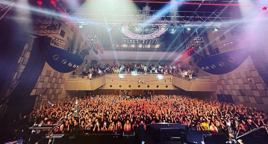 戒のインスタグラム：「MASS PHASE03 LAST MILE 大阪 お疲れ様でした！  無事に最高を更新できたのではないかと思います！熱い夜をありがとうー！ また来ます👍  #theGazettE #MASS #PHASE03 #LASTMILE #大阪」