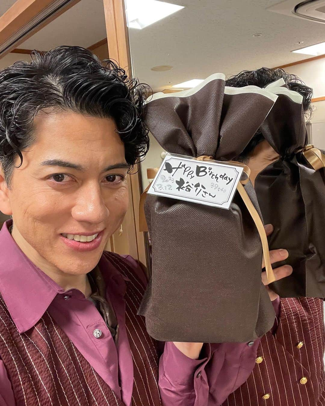 遠山裕介のインスタグラム：「みんなありがとう😊♬  良い誕生日になりました😁」