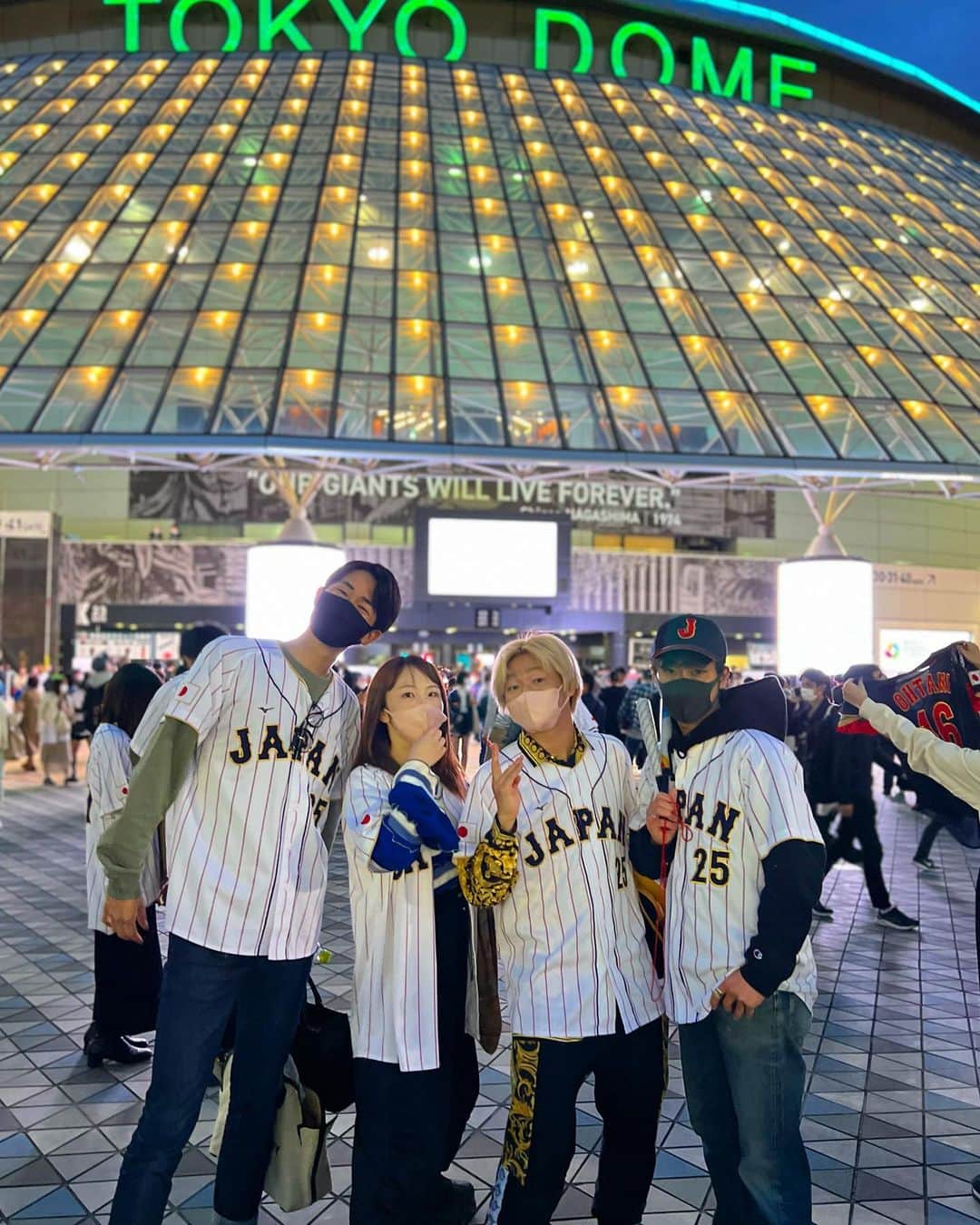 あやなんさんのインスタグラム写真 - (あやなんInstagram)「野球観戦たのしかったー💗 日本が強すぎてました⚾️  #wbc #侍ジャパン」3月12日 23時23分 - ayachan_0619