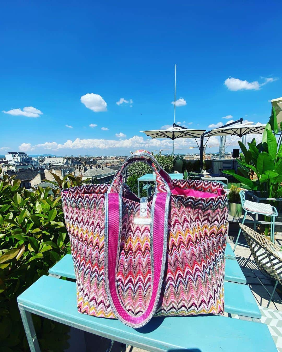 ブラジ&ブラジのインスタグラム：「#newcollection #milano #bags #shopnow #budapest #travelbags #360bar」