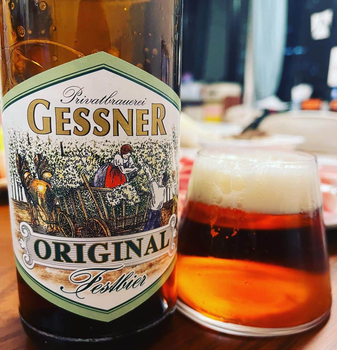 堀井亮佑のインスタグラム：「ドイツ土産でいただいたビール。あちらでは水より安いというのはマジらしい。美味いし最高。#beer #堀井ビールログ」
