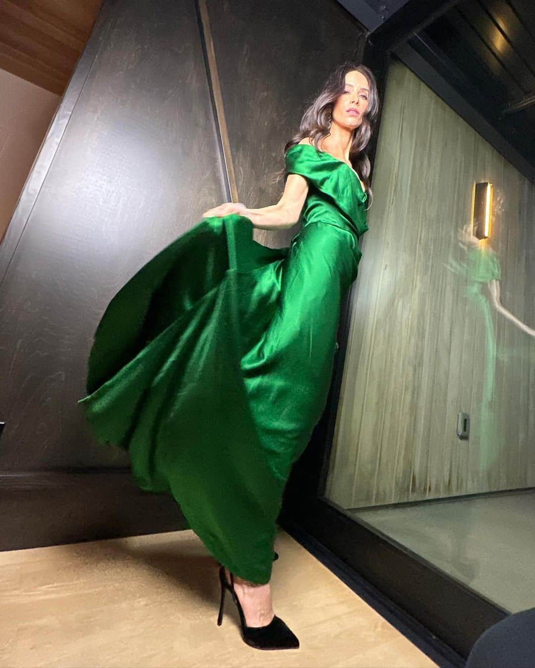 アビゲイル・スペンサーさんのインスタグラム写真 - (アビゲイル・スペンサーInstagram)「Night before… #Oscars 💚. 📸 @claytonhawkins #mptf」3月13日 1時05分 - abigailspencer