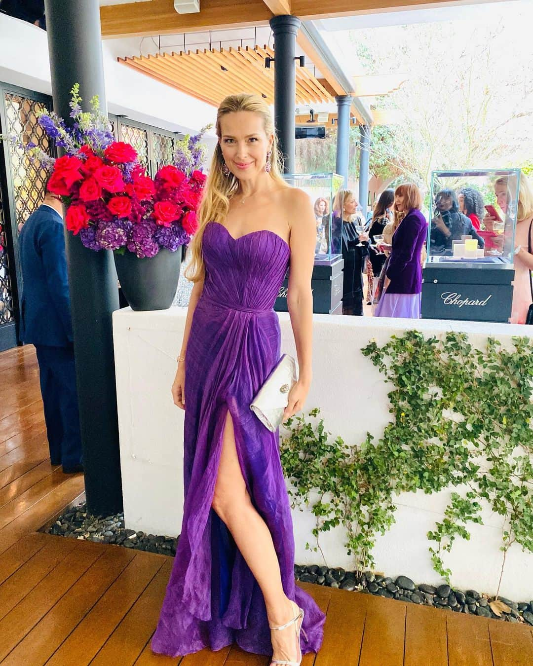 ペトラ・ネムコバのインスタグラム：「What a stunning #ChopardLovesCinema lunch 🌸💜🌺 and the @chopard creations are just beyond divine. ✨✨✨  Such a joy to be reunited with angel @chopardbycaroline & @chopard family.   #Oscars2023 #ethicaljewelry #fairminedgold」