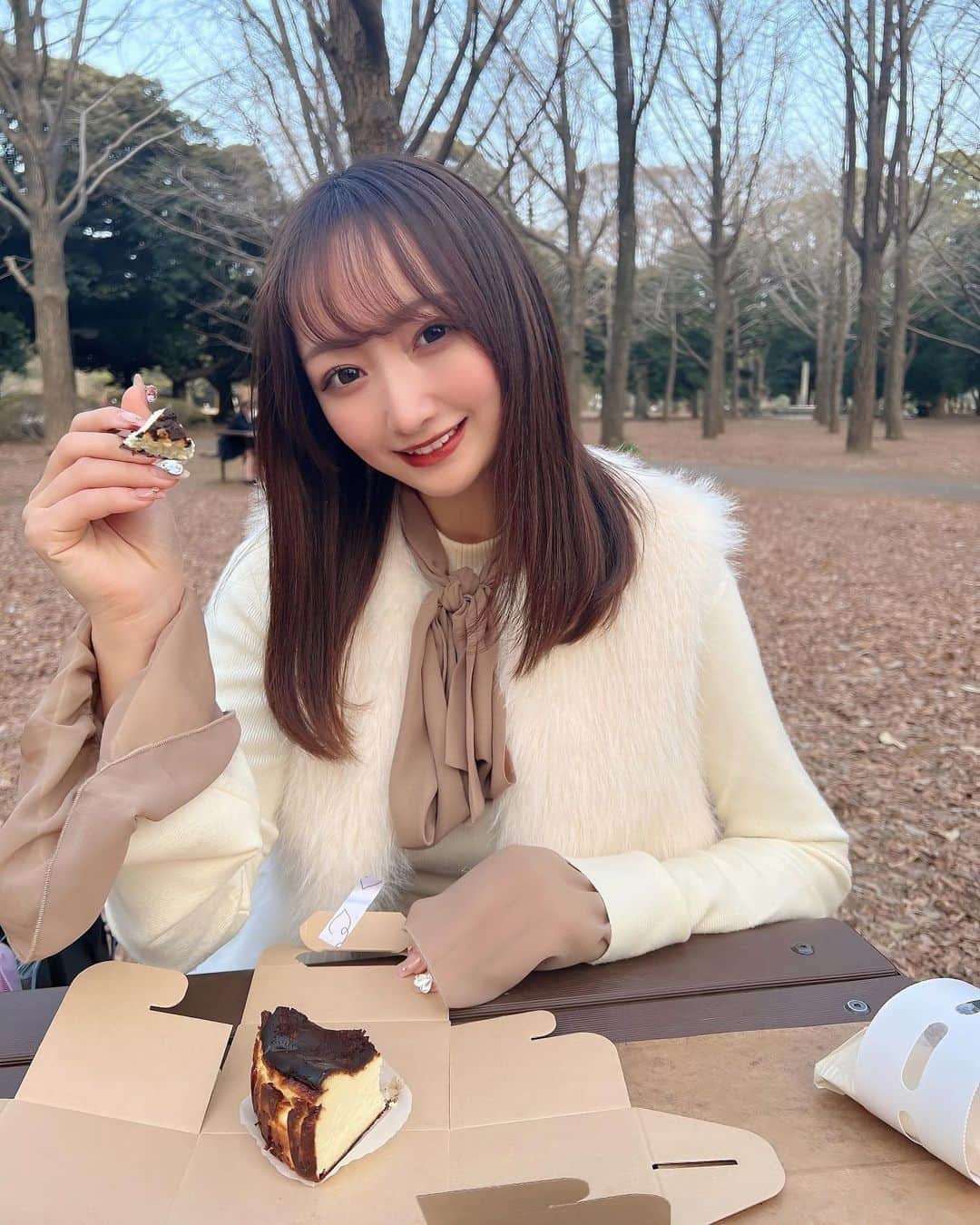 愛森ちえさんのインスタグラム写真 - (愛森ちえInstagram)「* * 代々木公園でピクニックした🧀 * * * * * * #アイドル #地下アイドル #idol #japaneseidol #japanesegirl #グラビア #gravure #グラビアアイドル #インスタグラビア #奶  #自撮り #自撮り女子 #粉我 #ビジョビ #ちえしふく #ootd #私服 #私服コーデ  #春服 #代々木公園 #ピクニック #おしゃピク #公園デート #デートコーデ #代々木グルメ #表参道カフェ #表参道ランチ #表参道グルメ #カフェ巡り #バスクチーズケーキ」3月13日 1時23分 - elsy__chie