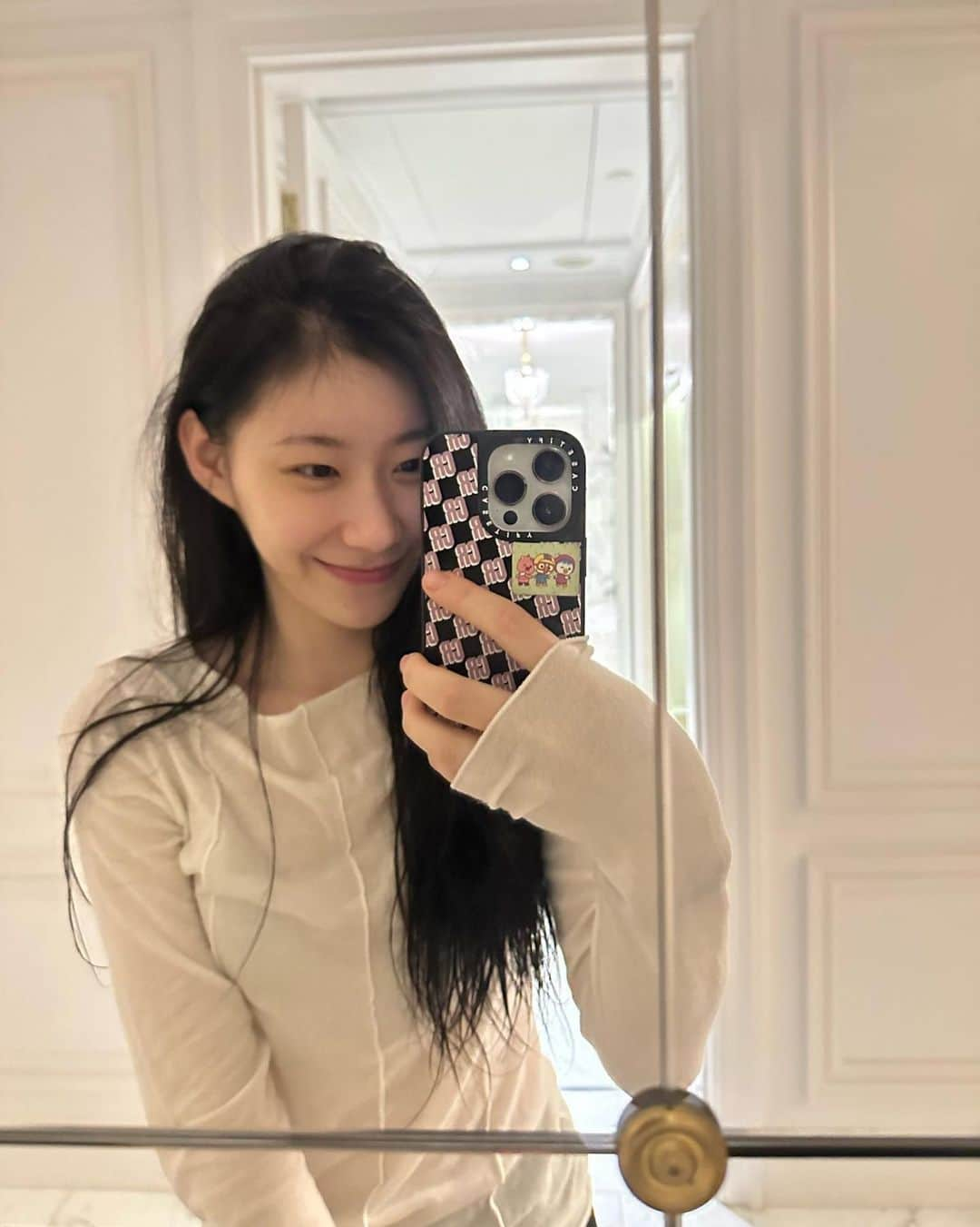 チェリョンさんのインスタグラム写真 - (チェリョンInstagram)「have a good day 🤍🧸」3月13日 2時25分 - chaeryeongs.itzy