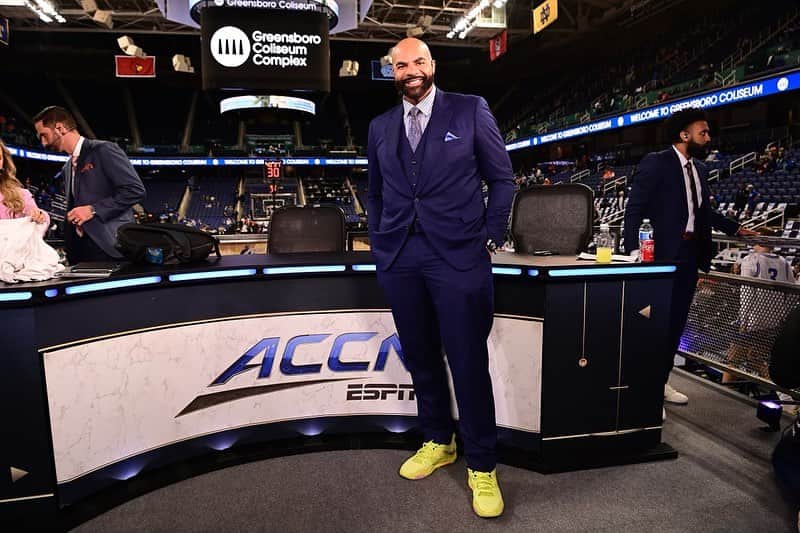 カルロス・ブーザーのインスタグラム：「What A Week In Greensboro!!!! Had So Much Fun Covering All Our Great Teams In The Conference.. Congrats To The Blue Devils For Cutting The Nets Down.. HUGE Shout Out To Everyone At The @accnetwork & @espn Behind The Scenes… We Appreciate Y’all Working So Hard So Things Are Easier For Us..  📷: @phil_ellsworth @pam_ella_riggs and @zoeydavis19 who is a BOSS… Great Vibezzzz.. Till Next Time Greensboro ✌🏽」